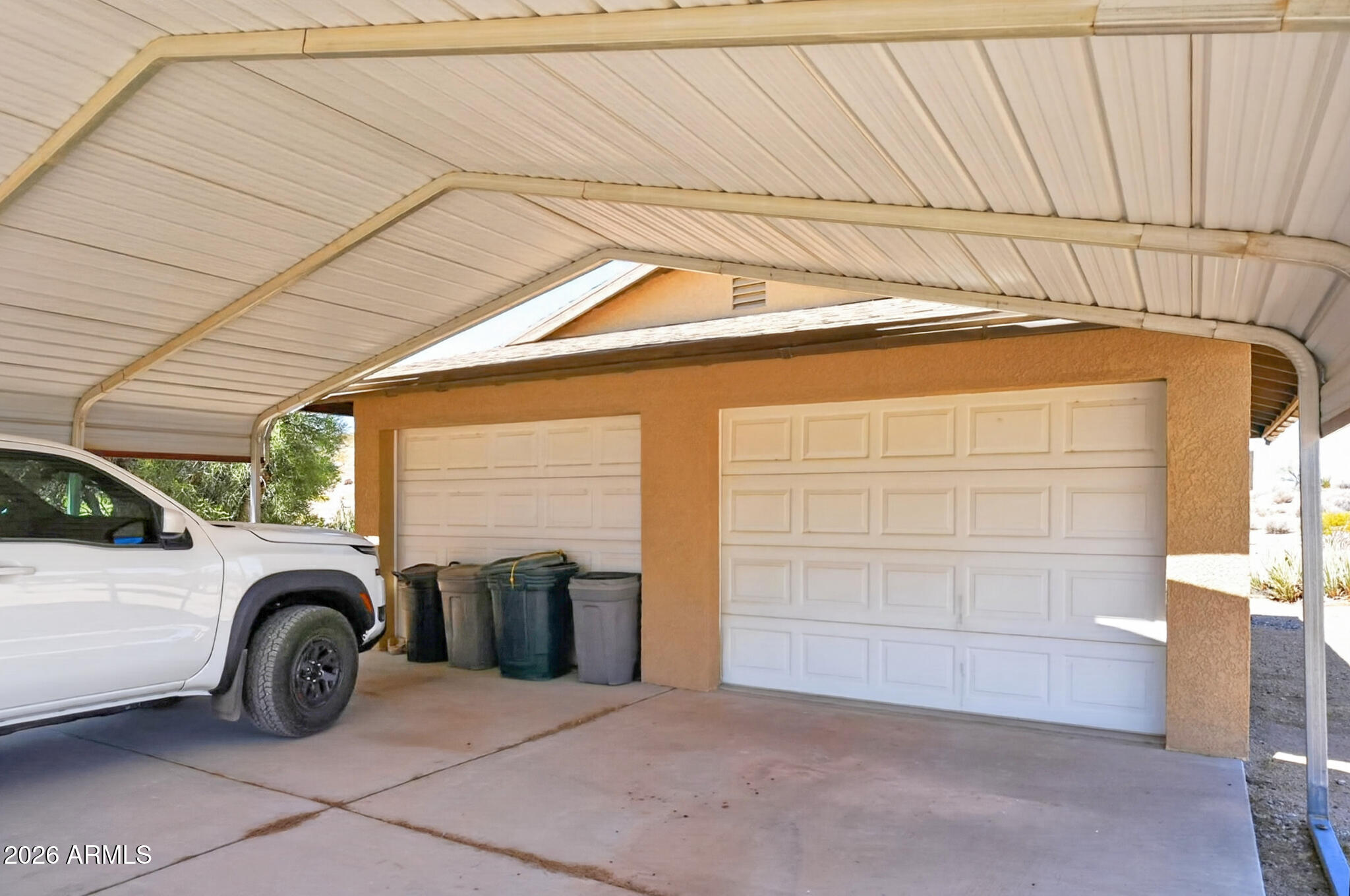 3127 E ROSSLYNN Drive