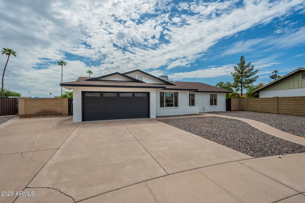 Photo of 1713 E Wesleyan Drive, Tempe, AZ 85282 (MLS # 6922213)