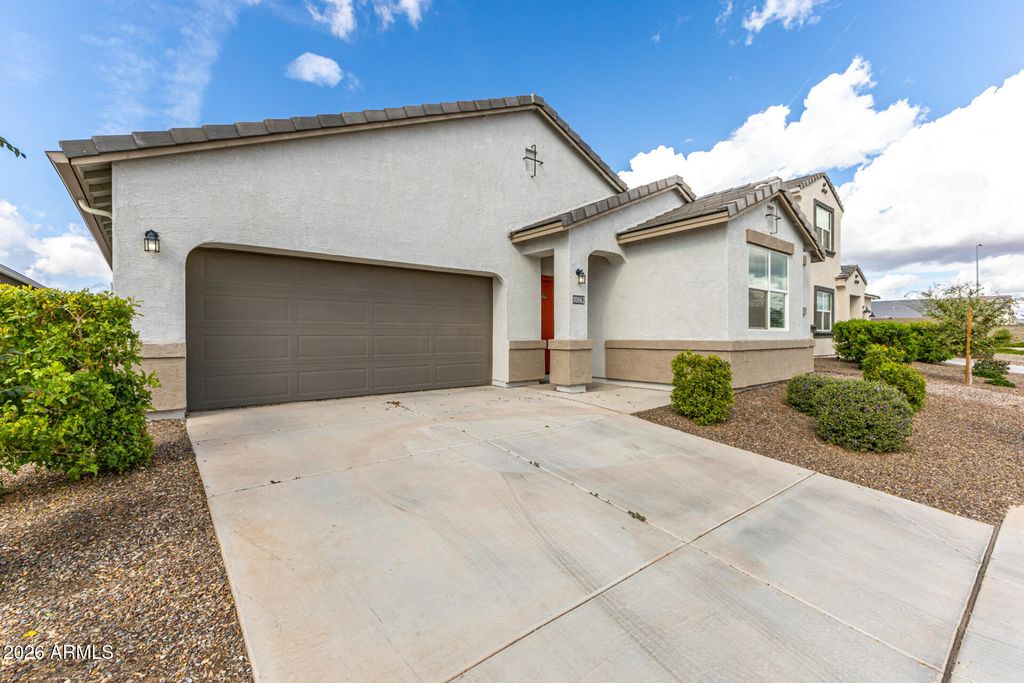 Photo of 10062 S Lillian Drive, Apache Junction, AZ 85120 (MLS # 6978454)