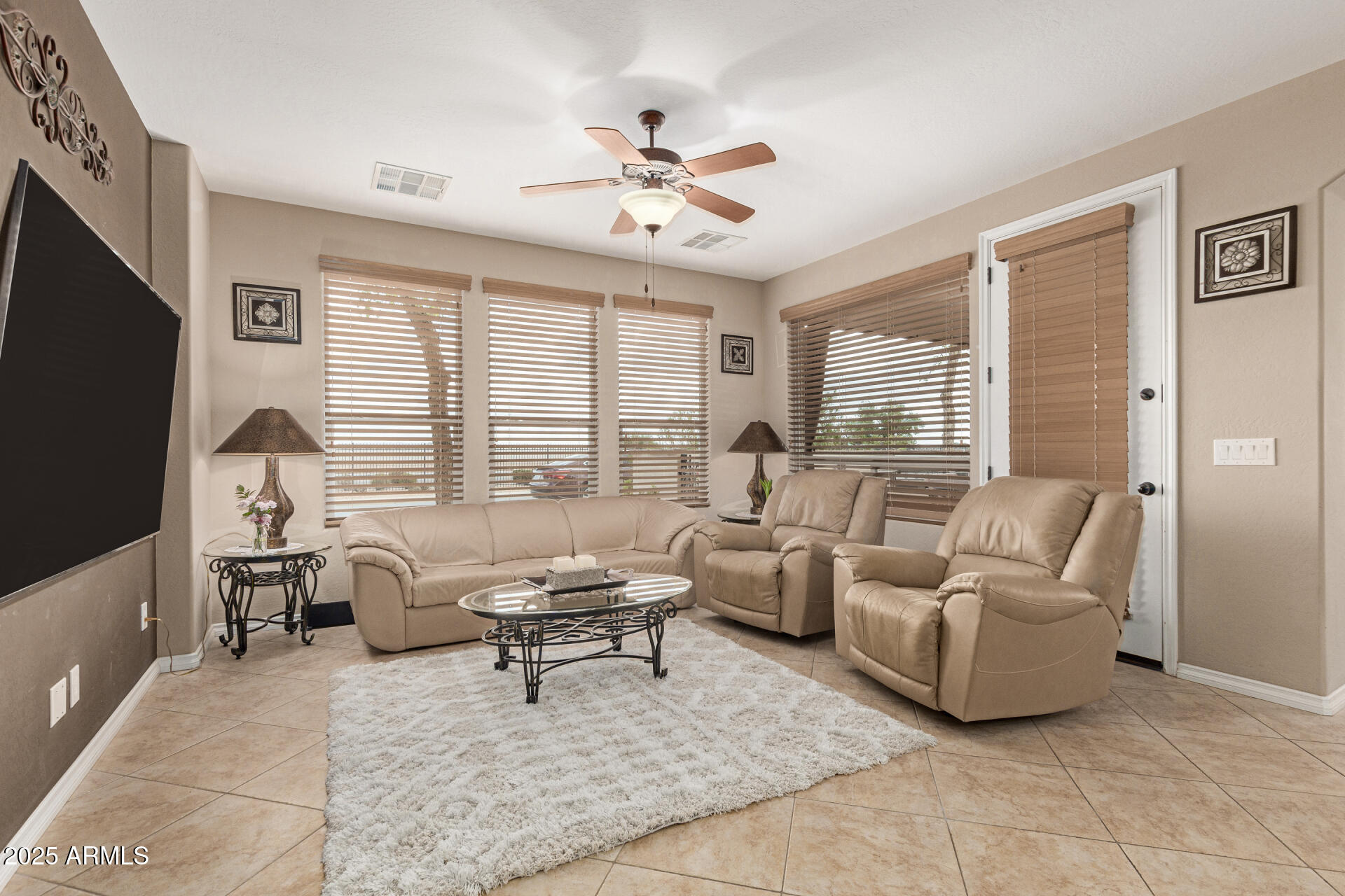 1805 E ATOLE Place