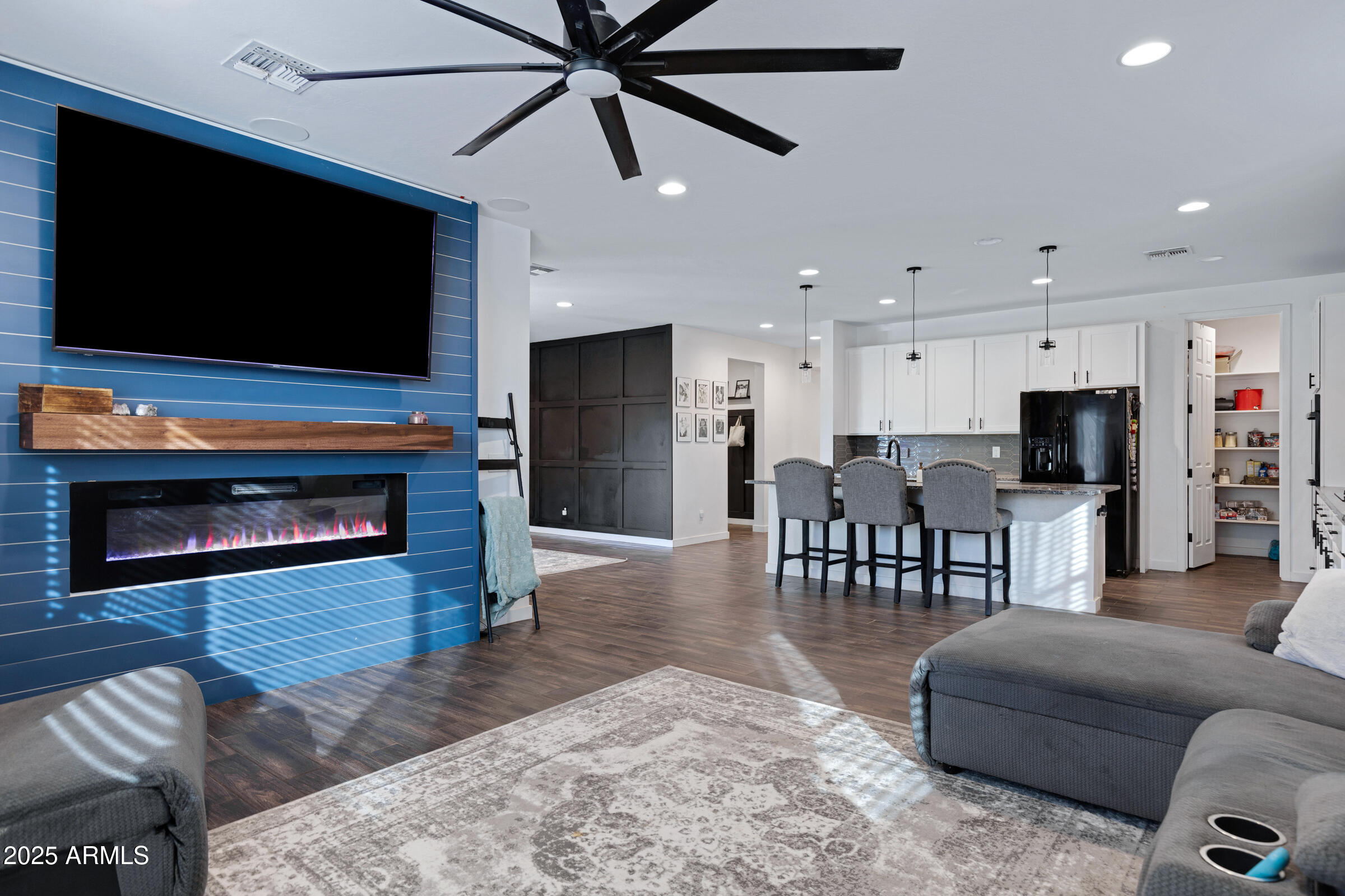 CRESTFIELD MANOR AT ARIZONA FARMS VILLAGE PAR 1 - Residential