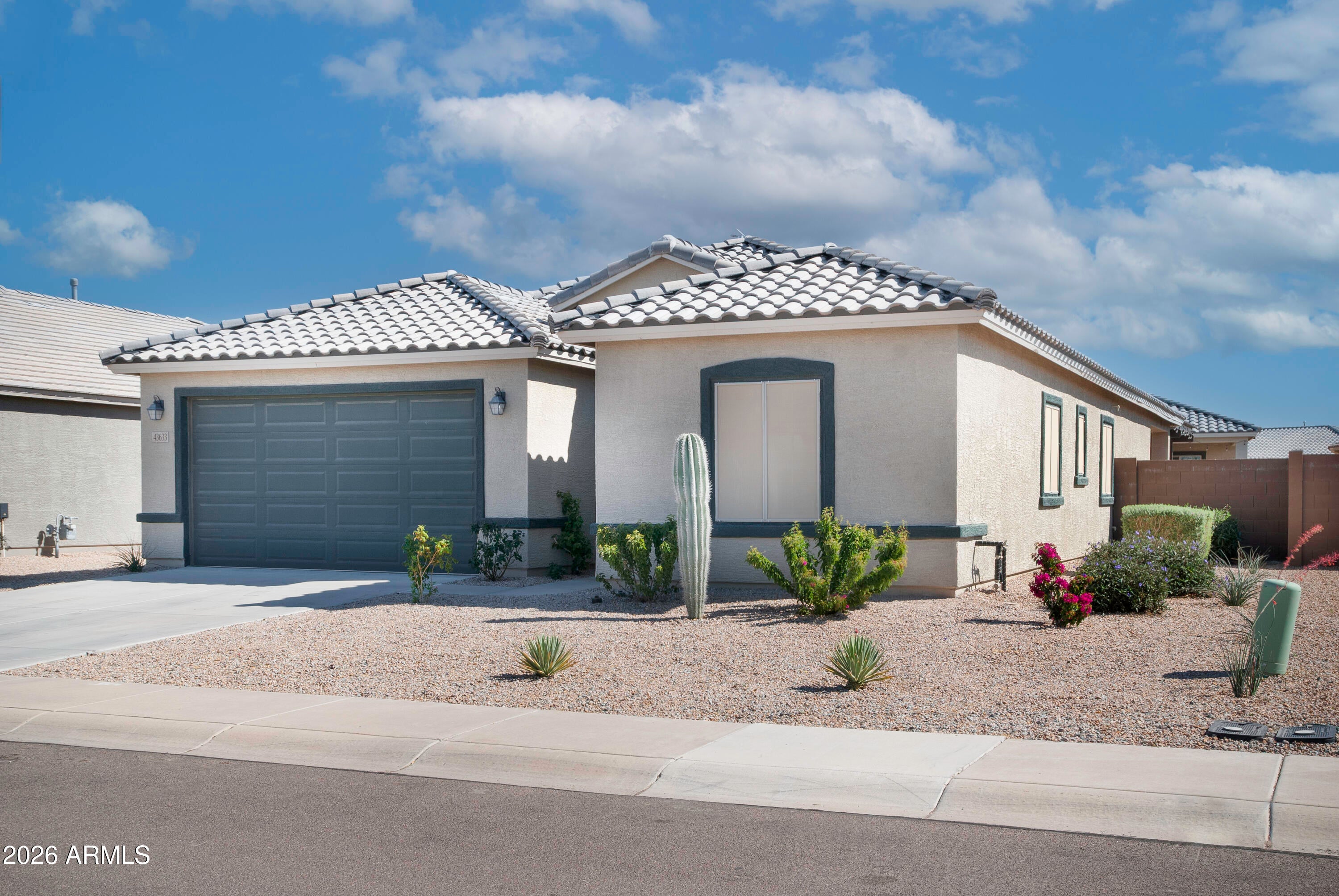 43633 W Yucca Lane