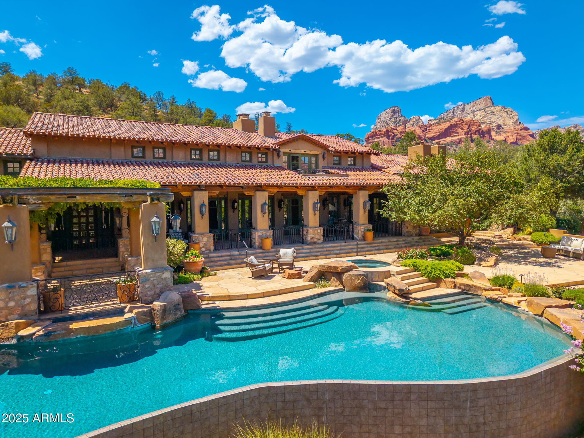 140 HIDDEN MEADOW Drive