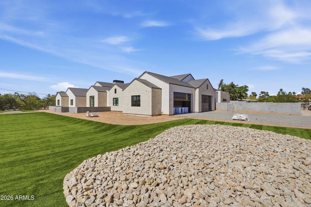 Photo of 7620 E Paradise Drive, Scottsdale, AZ 85260 (MLS # 6997093)