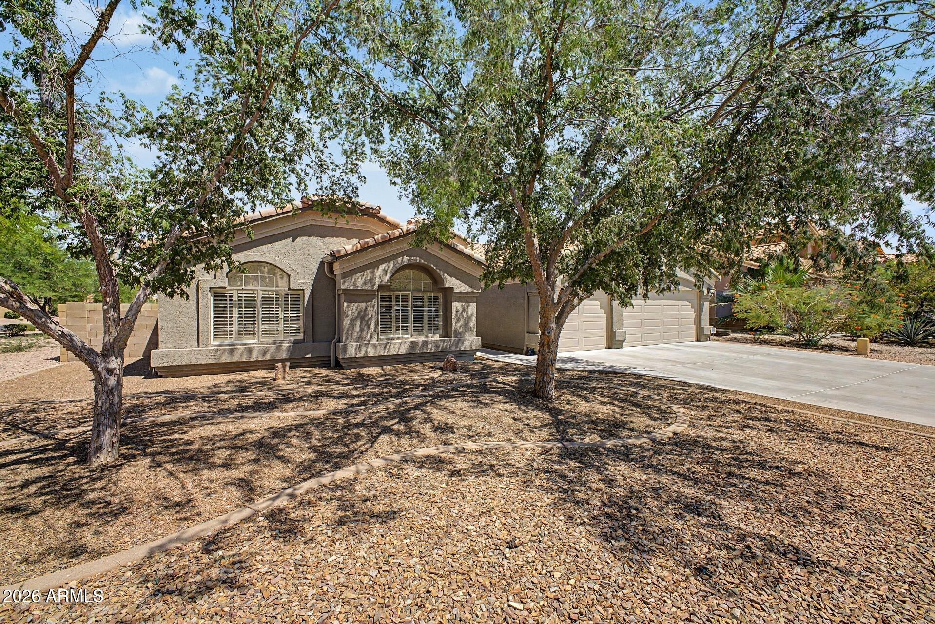 221 S QUARTZ Street