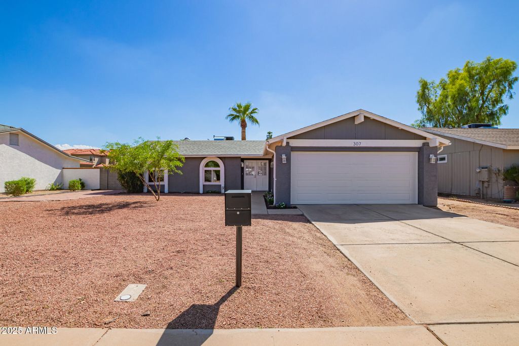 Photo of 307 W El Prado Road, Chandler, AZ 85225 (MLS # 6928543)