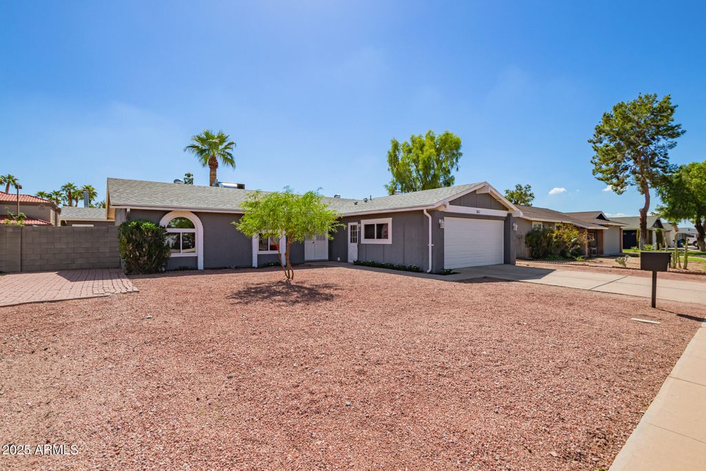 Photo of 307 W El Prado Road, Chandler, AZ 85225 (MLS # 6928543)