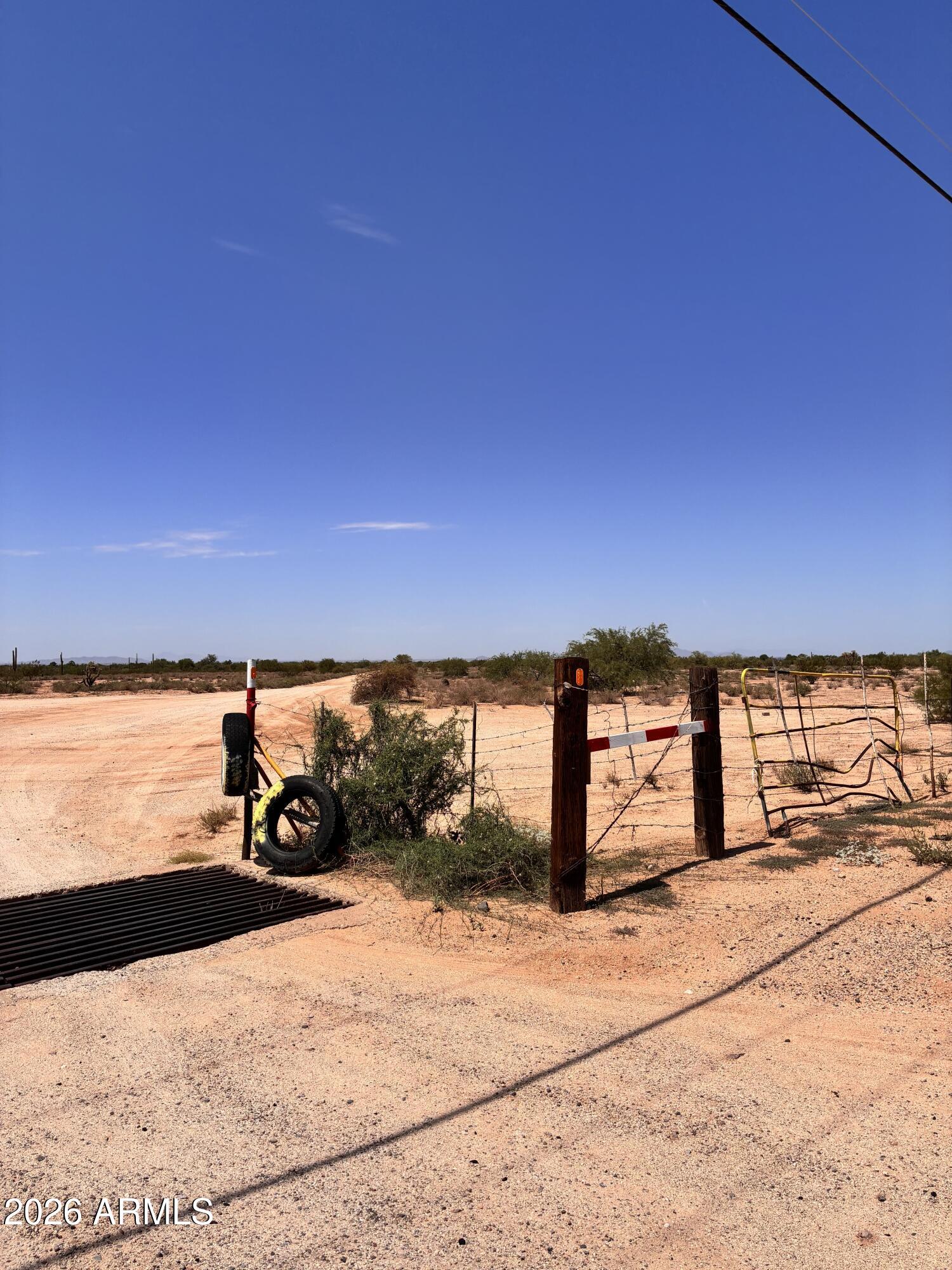 0 E Desert Hills Road -