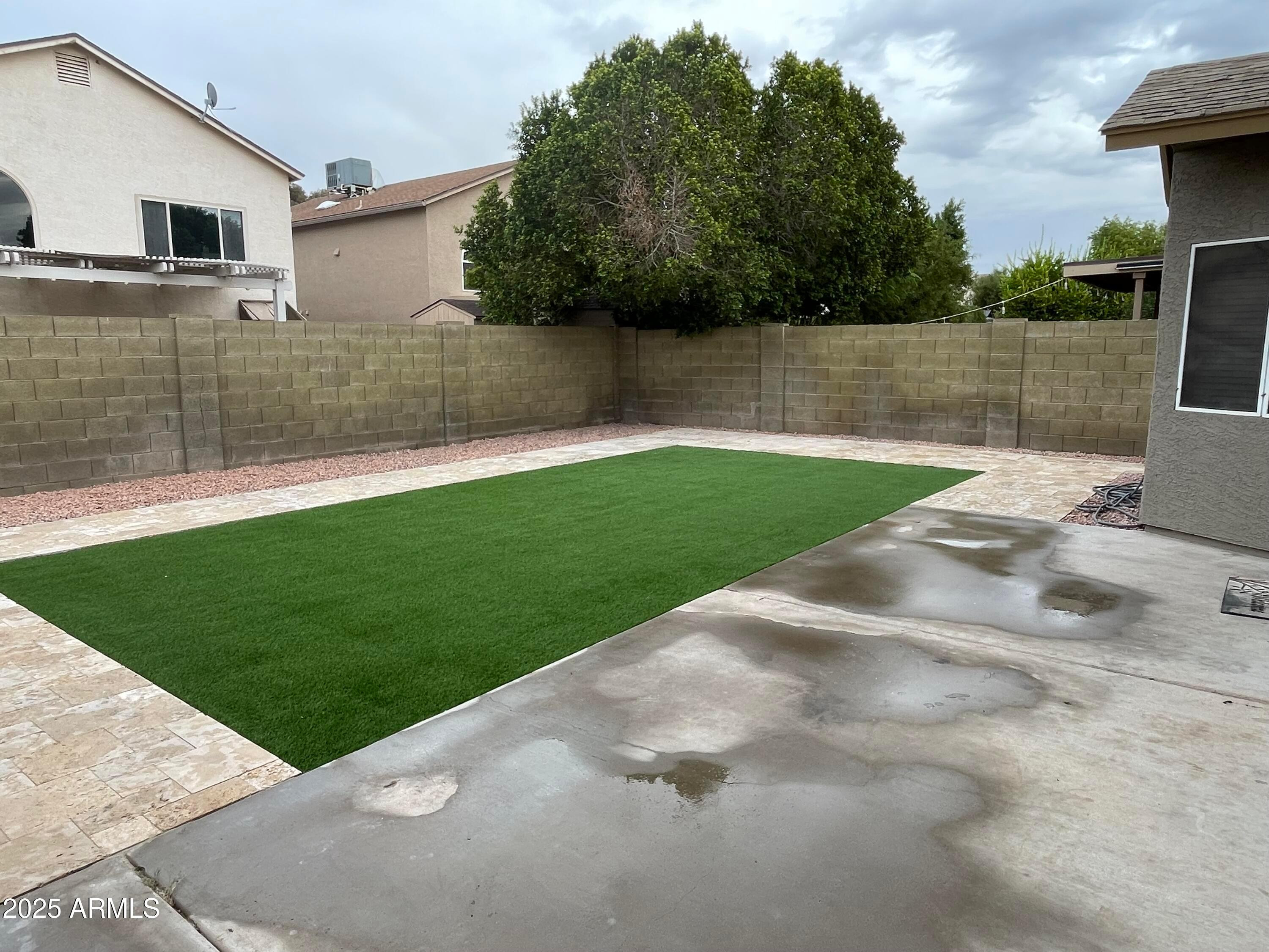 5222 W Fairview Street