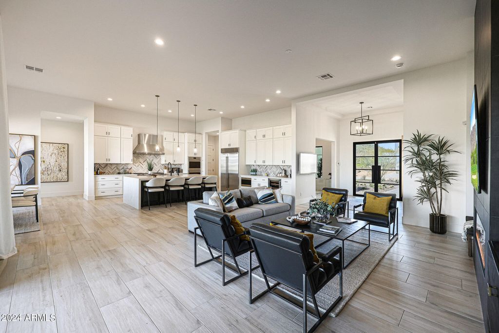 Photo of 1420 E Coyote Wash Drive, Phoenix, AZ 85085 (MLS # 7025752)