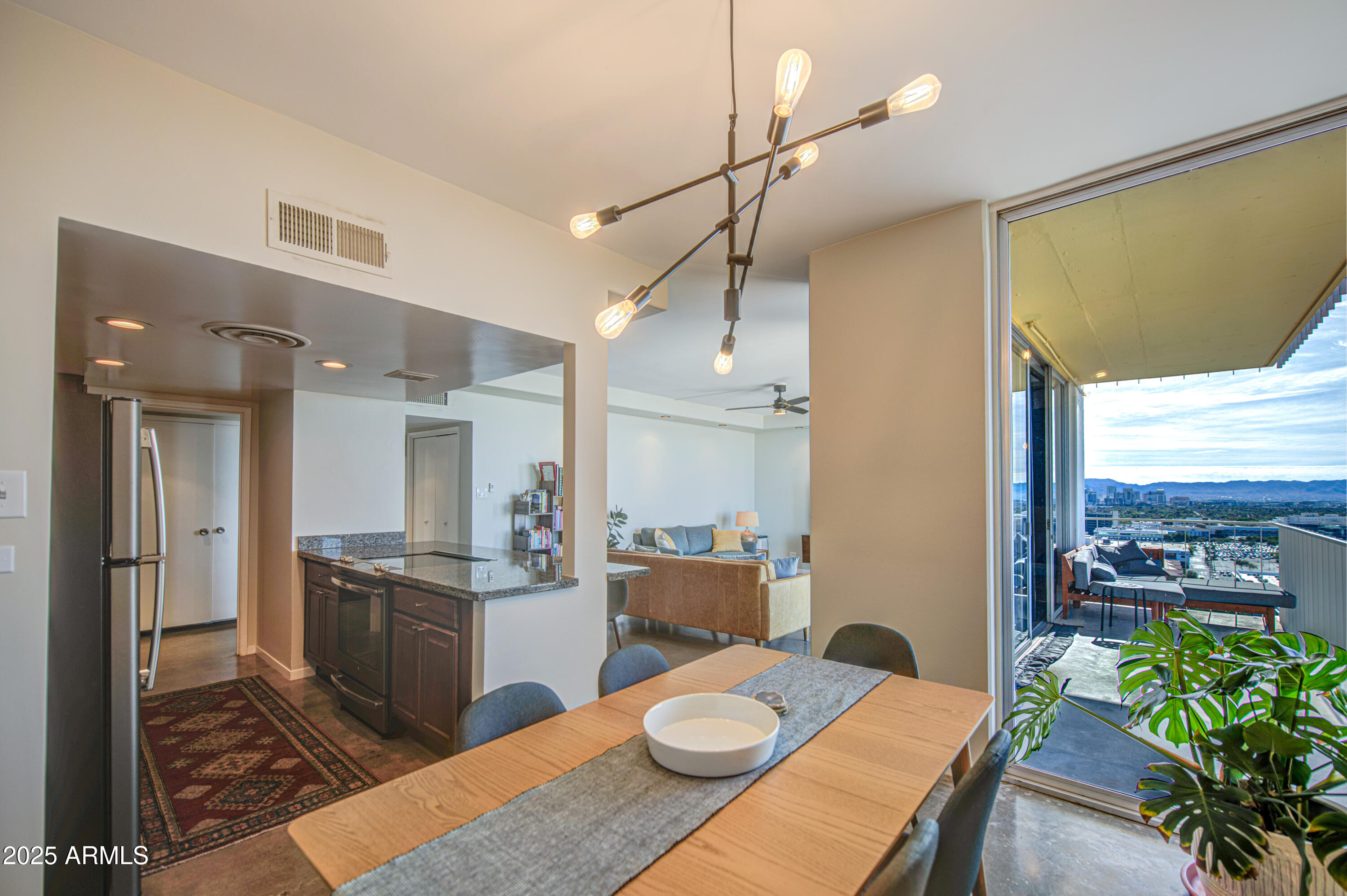 207 W CLARENDON Avenue 20B