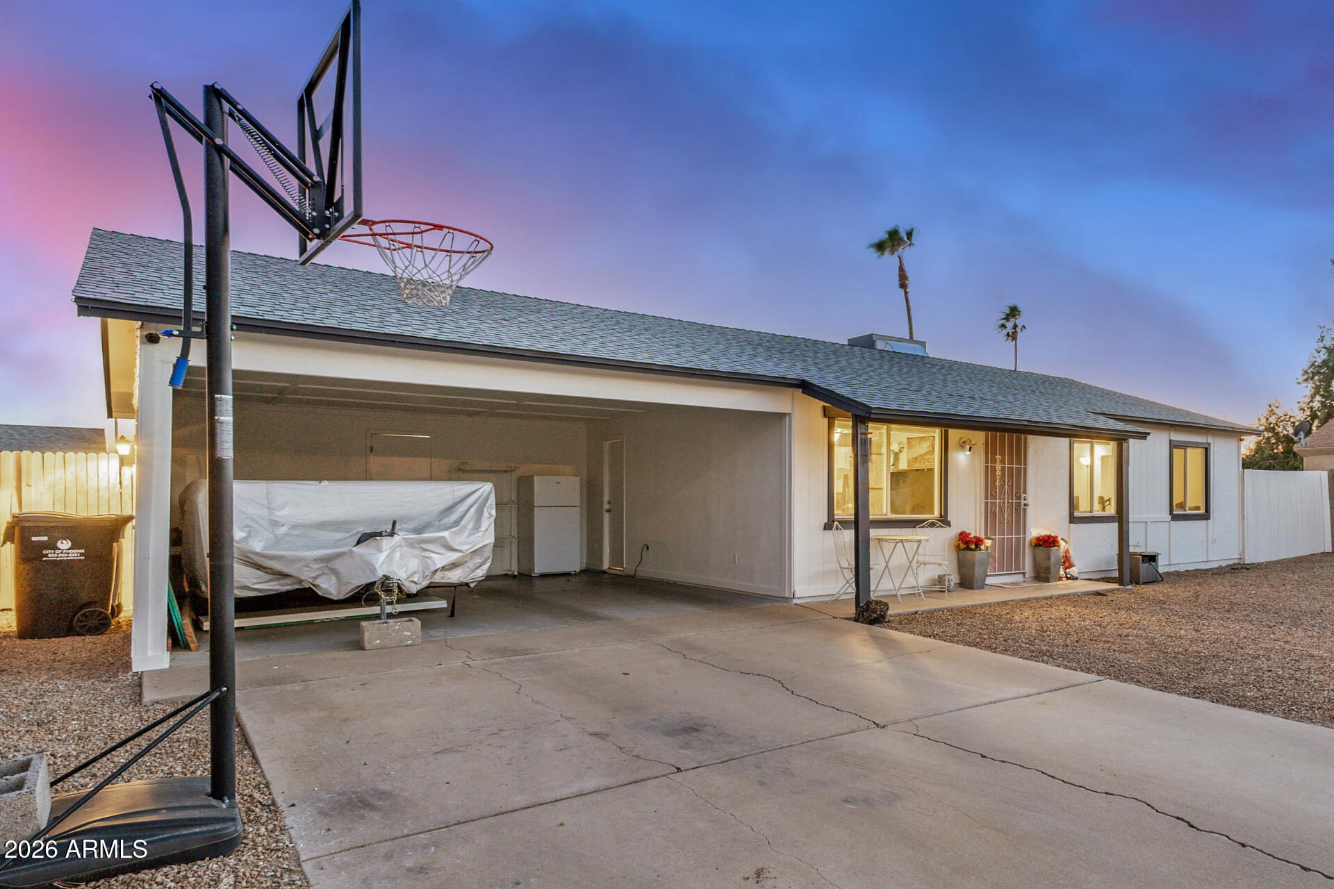 3429 E EVERETT Drive