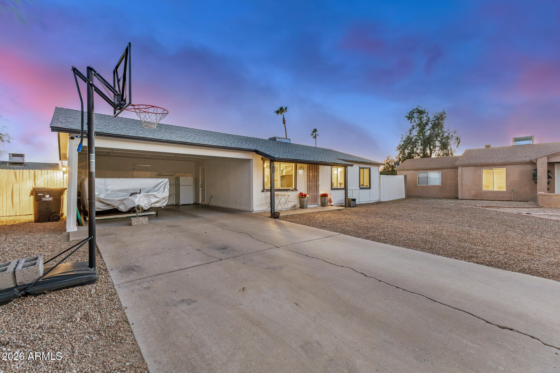 3429 E EVERETT Drive