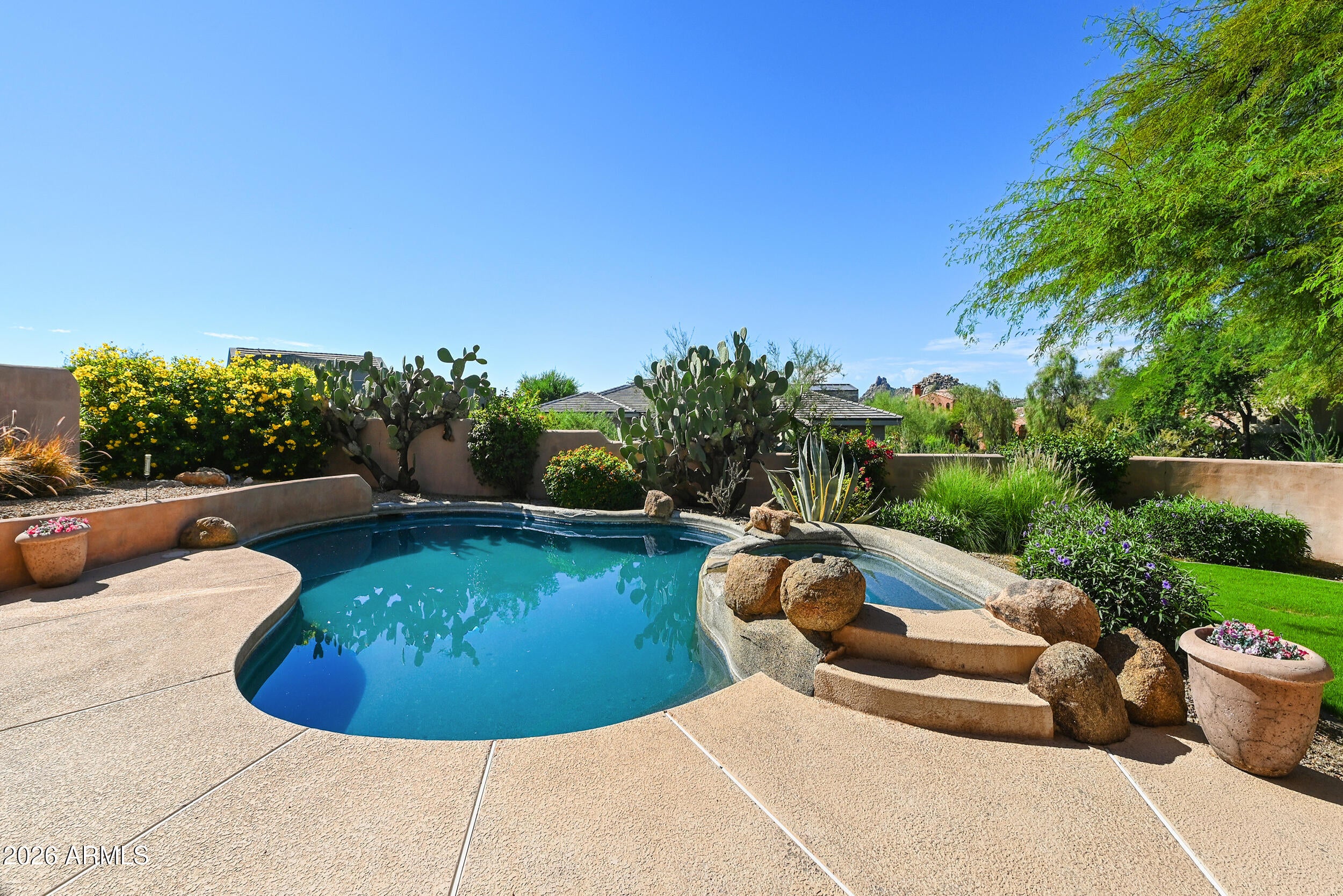 10877 E DALE Lane