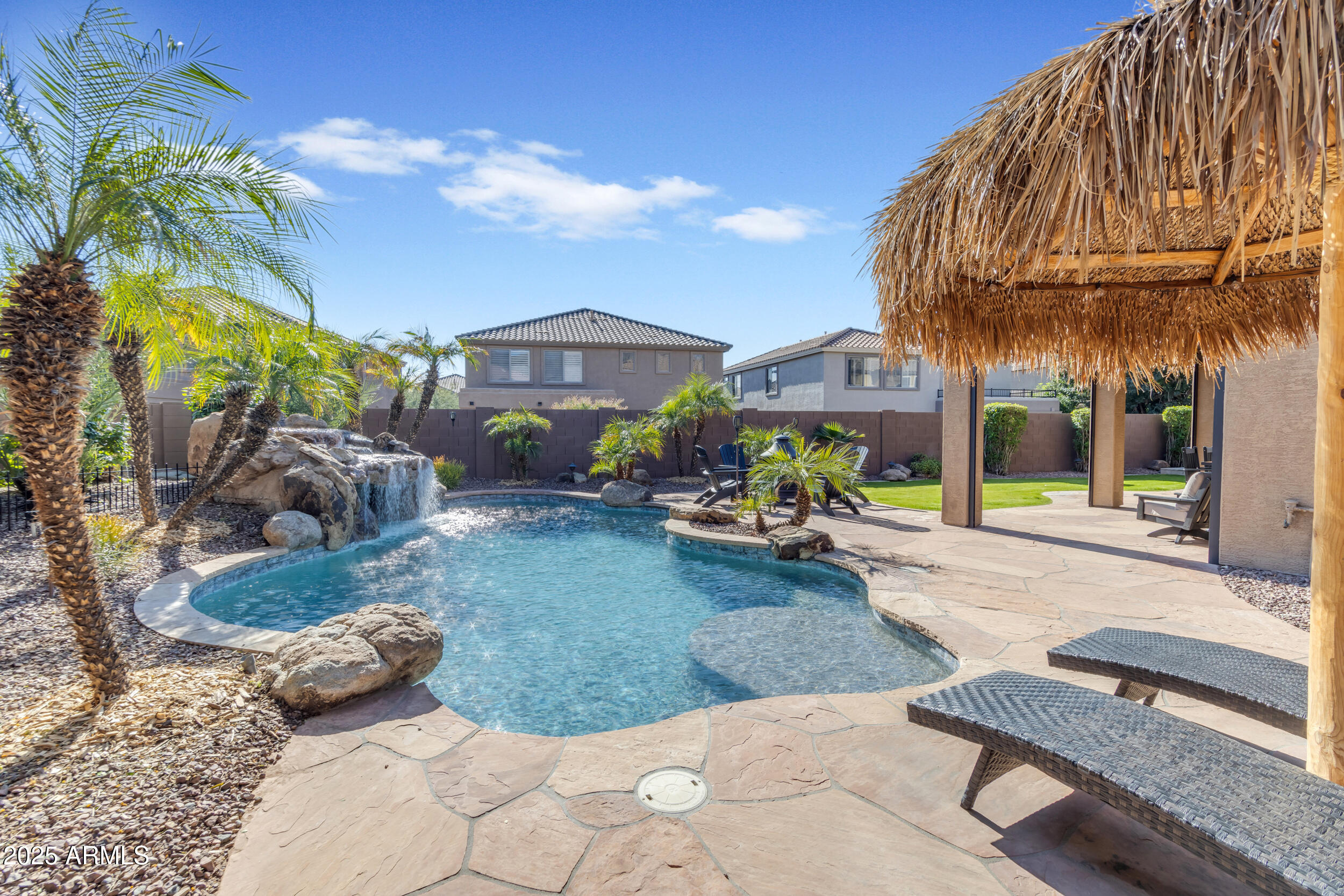 2715 W Cottonwood Lane