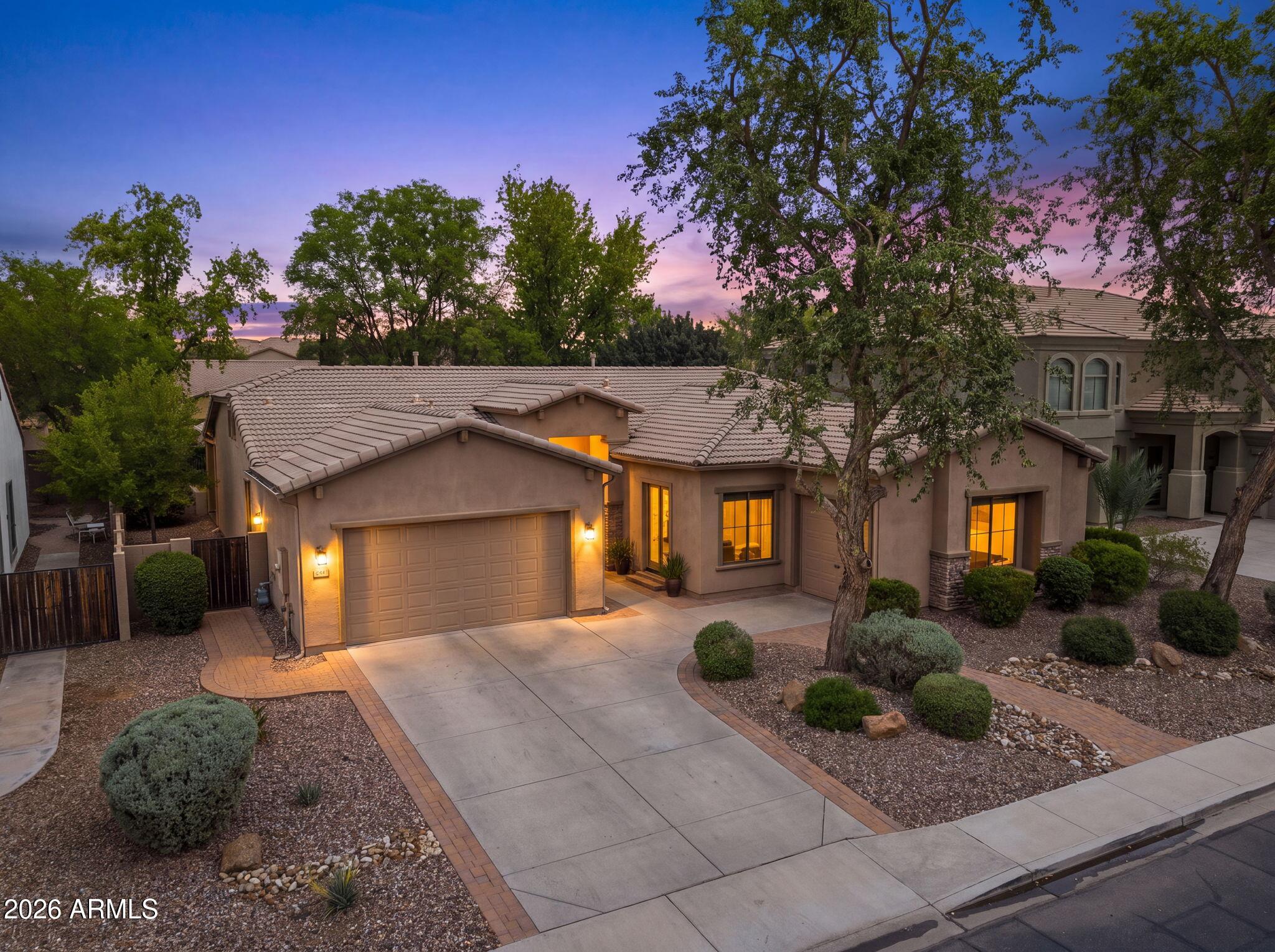 3296 E BARTLETT Place