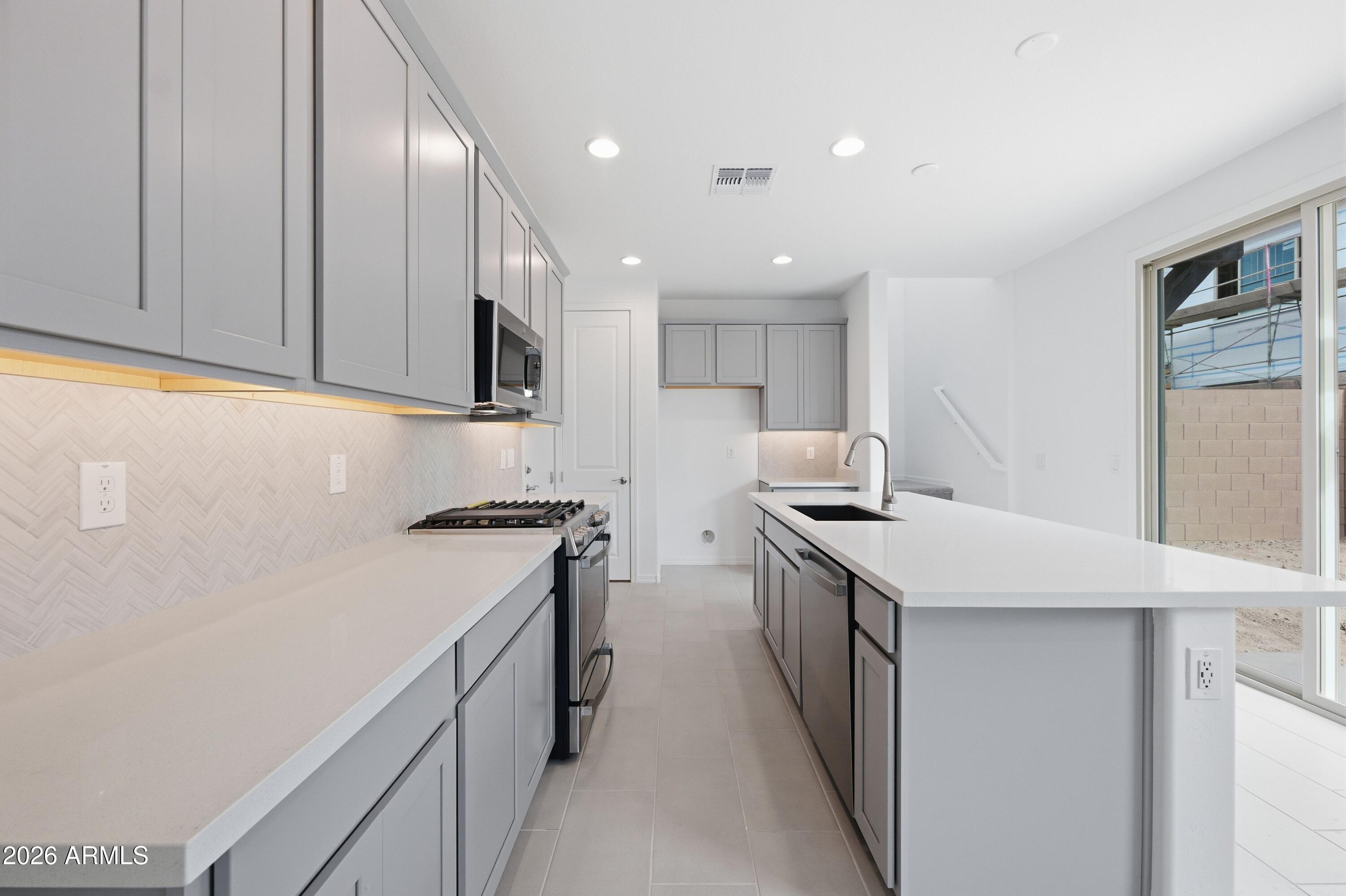 3945 S VERBENA Avenue