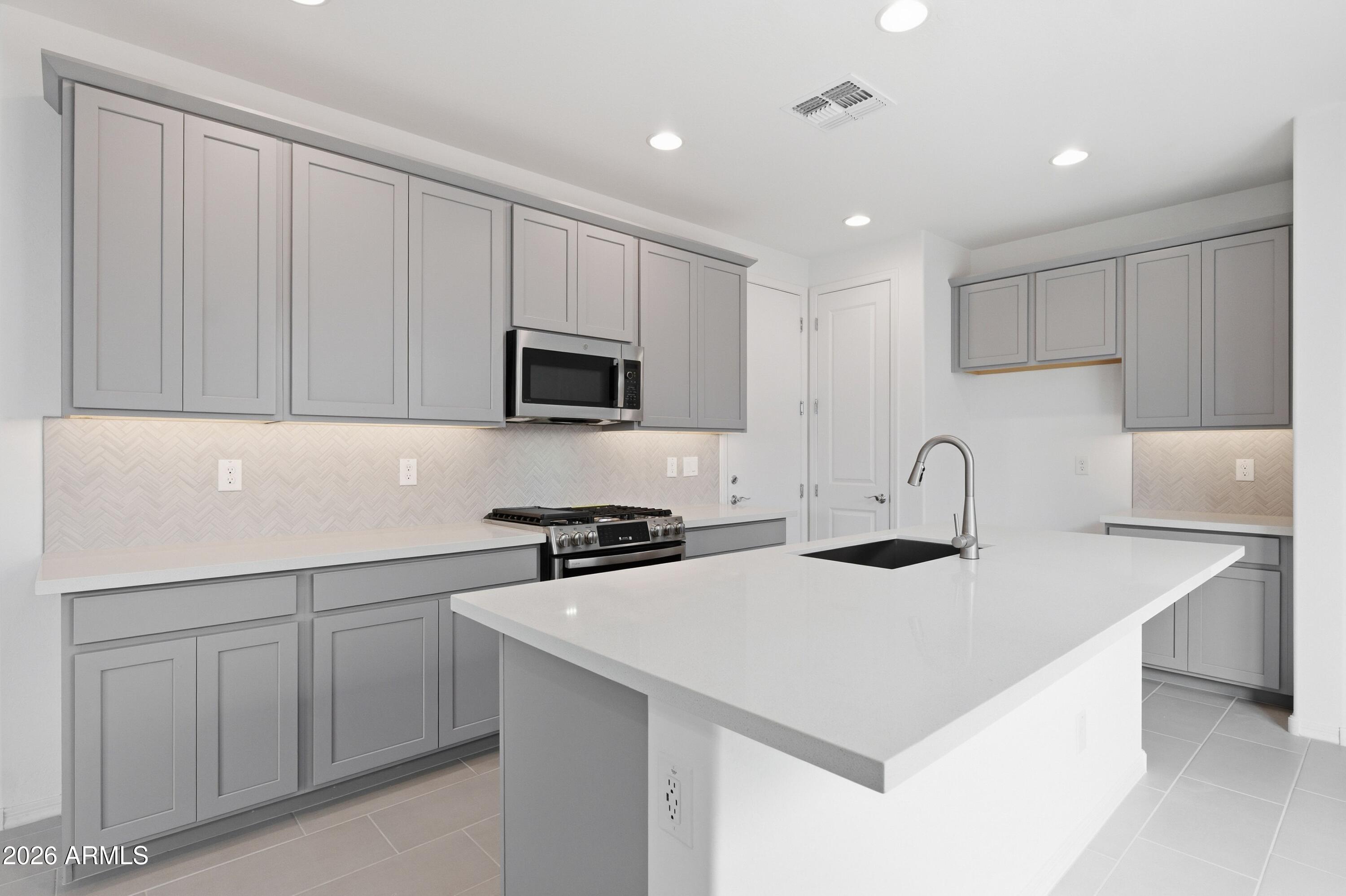 3945 S VERBENA Avenue