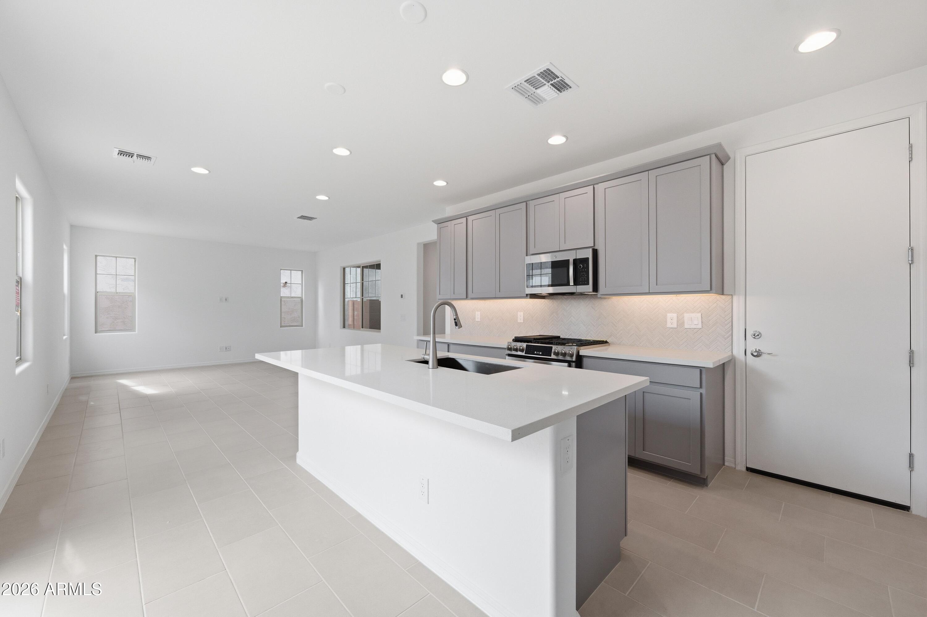 3945 S VERBENA Avenue