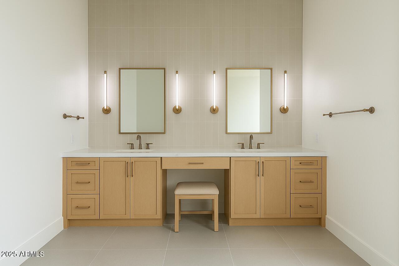 9280 E THOMPSON PEAK Parkway 25