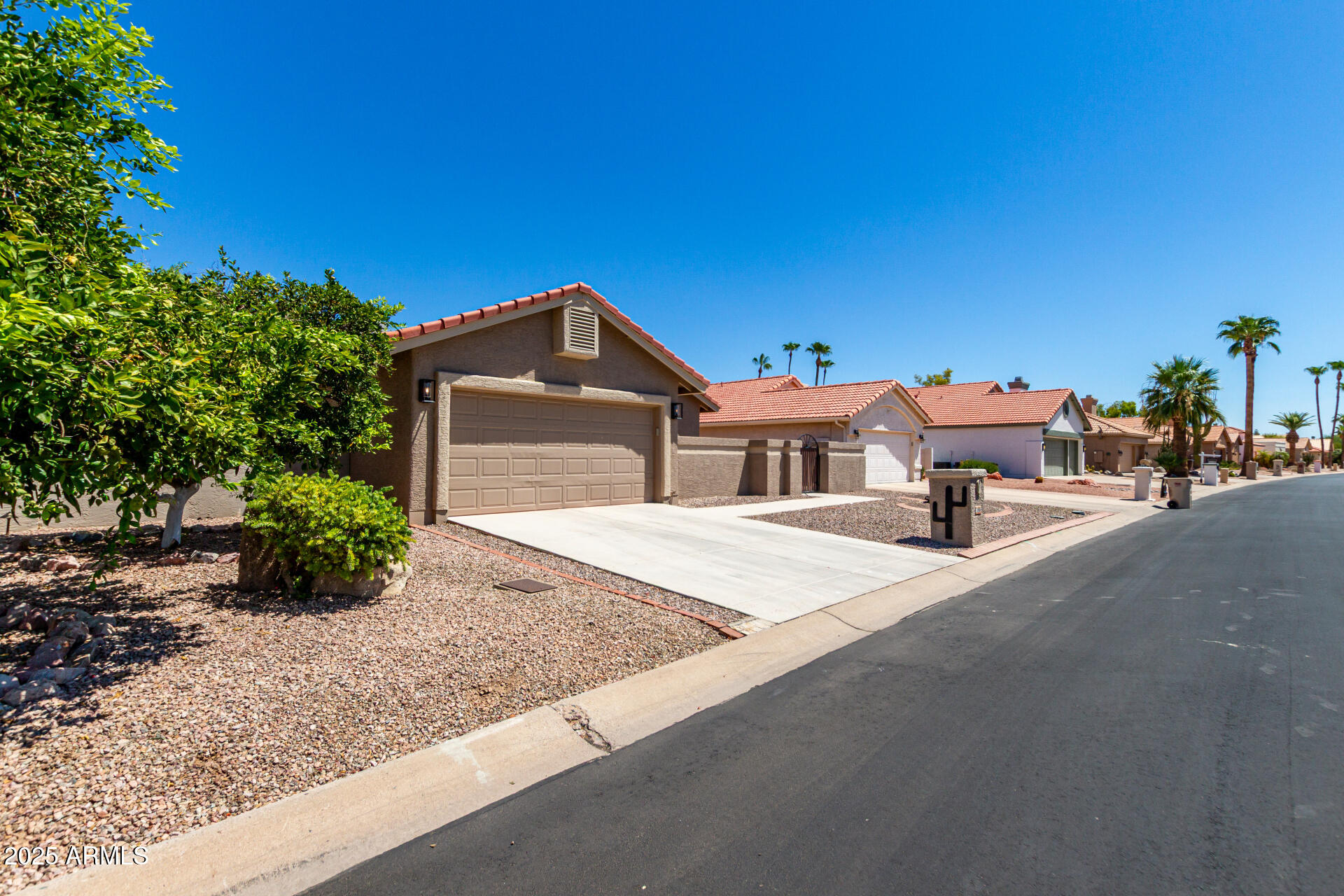 10906 E NAVAJO Drive