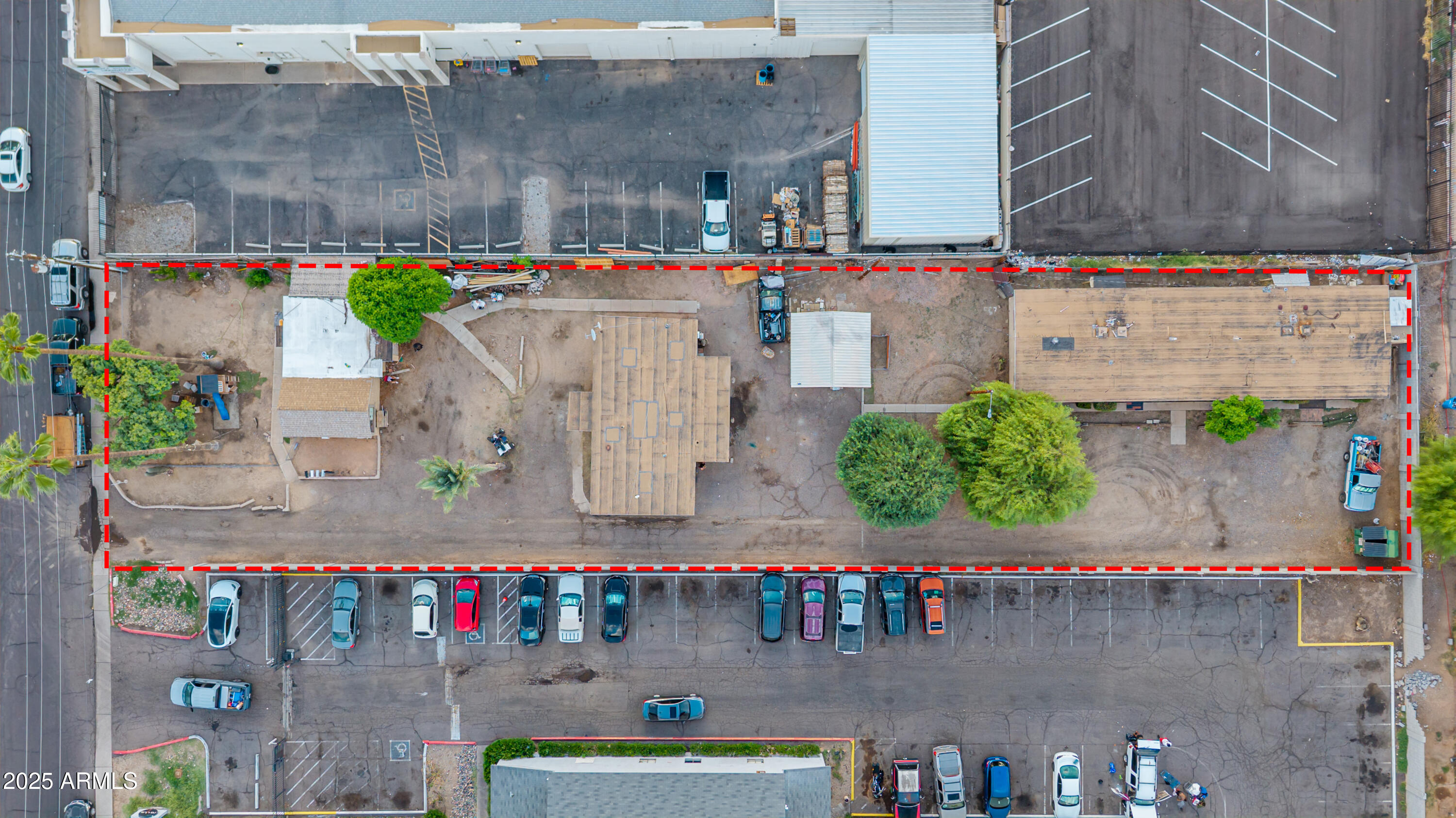 2612 W GLENROSA Avenue