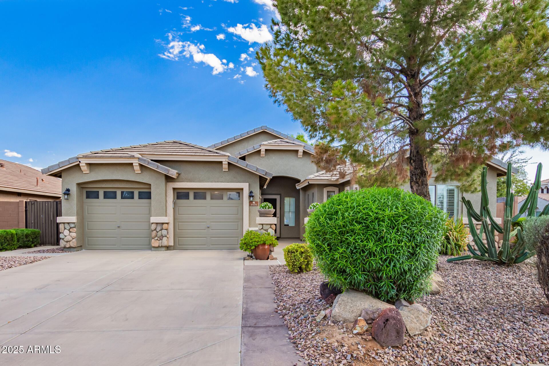 3431 E FAIRVIEW Street