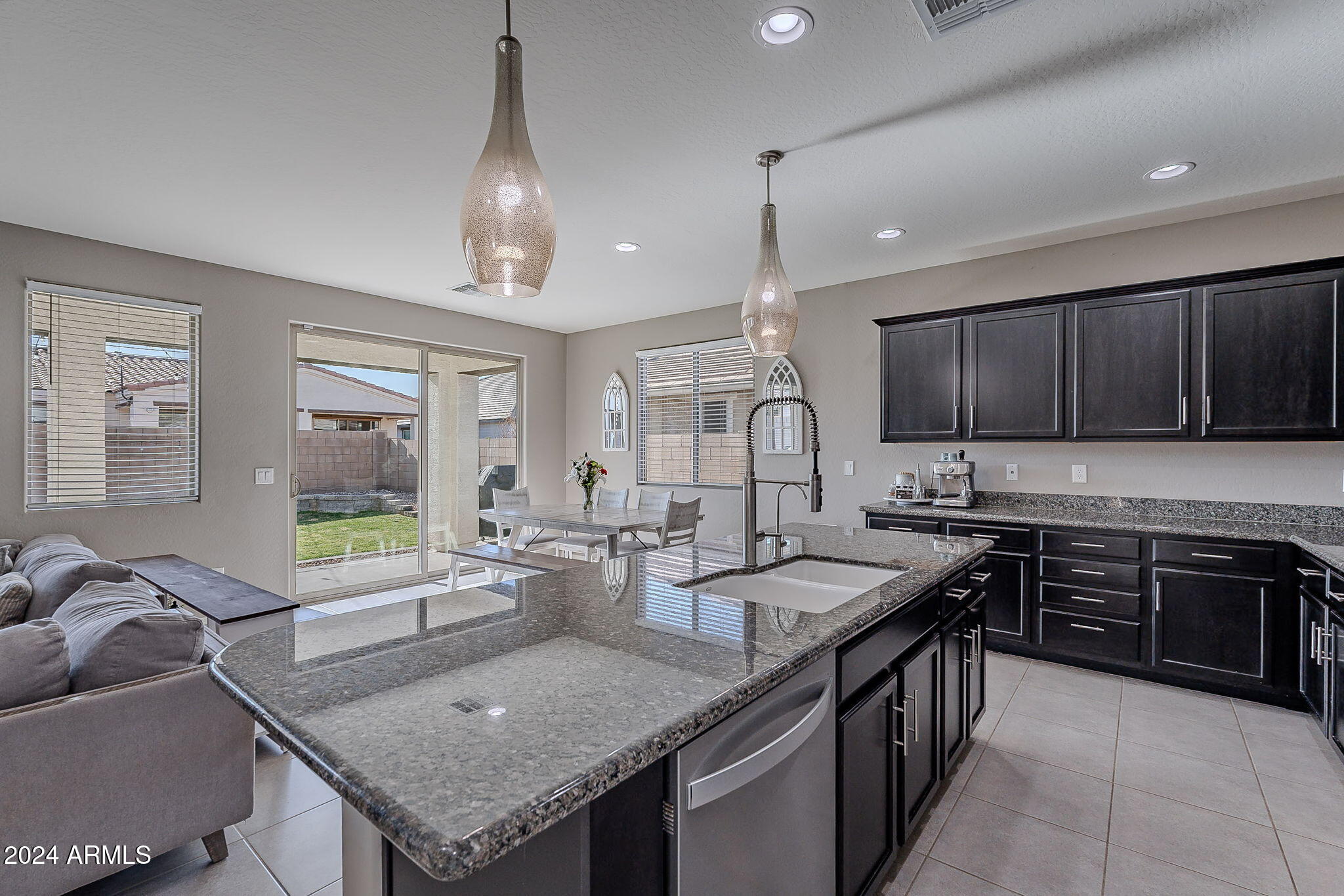 Queen Creek, Arizona 85142, United States, 3 Bedrooms Bedrooms, ,2 BathroomsBathrooms,Residential,Pending,21846