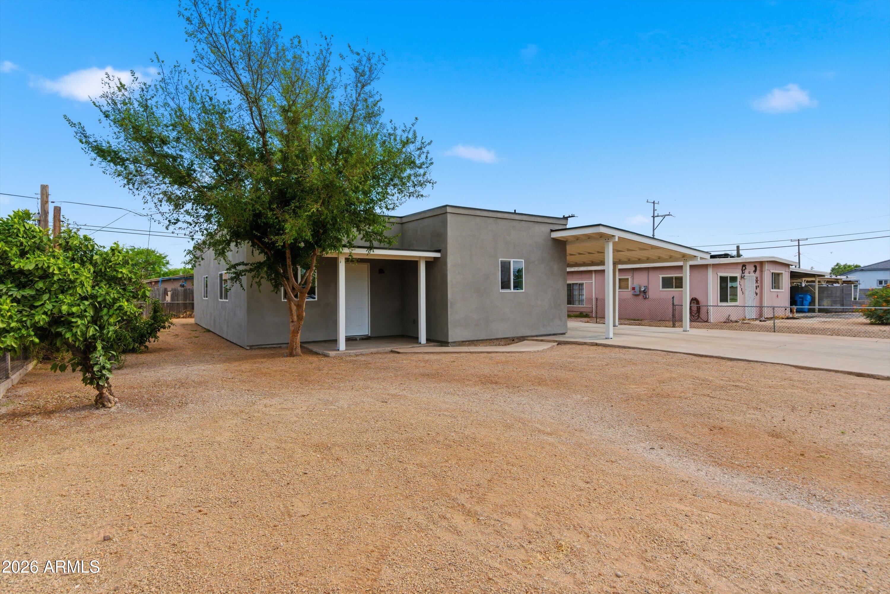 2709 E PHELPS Road