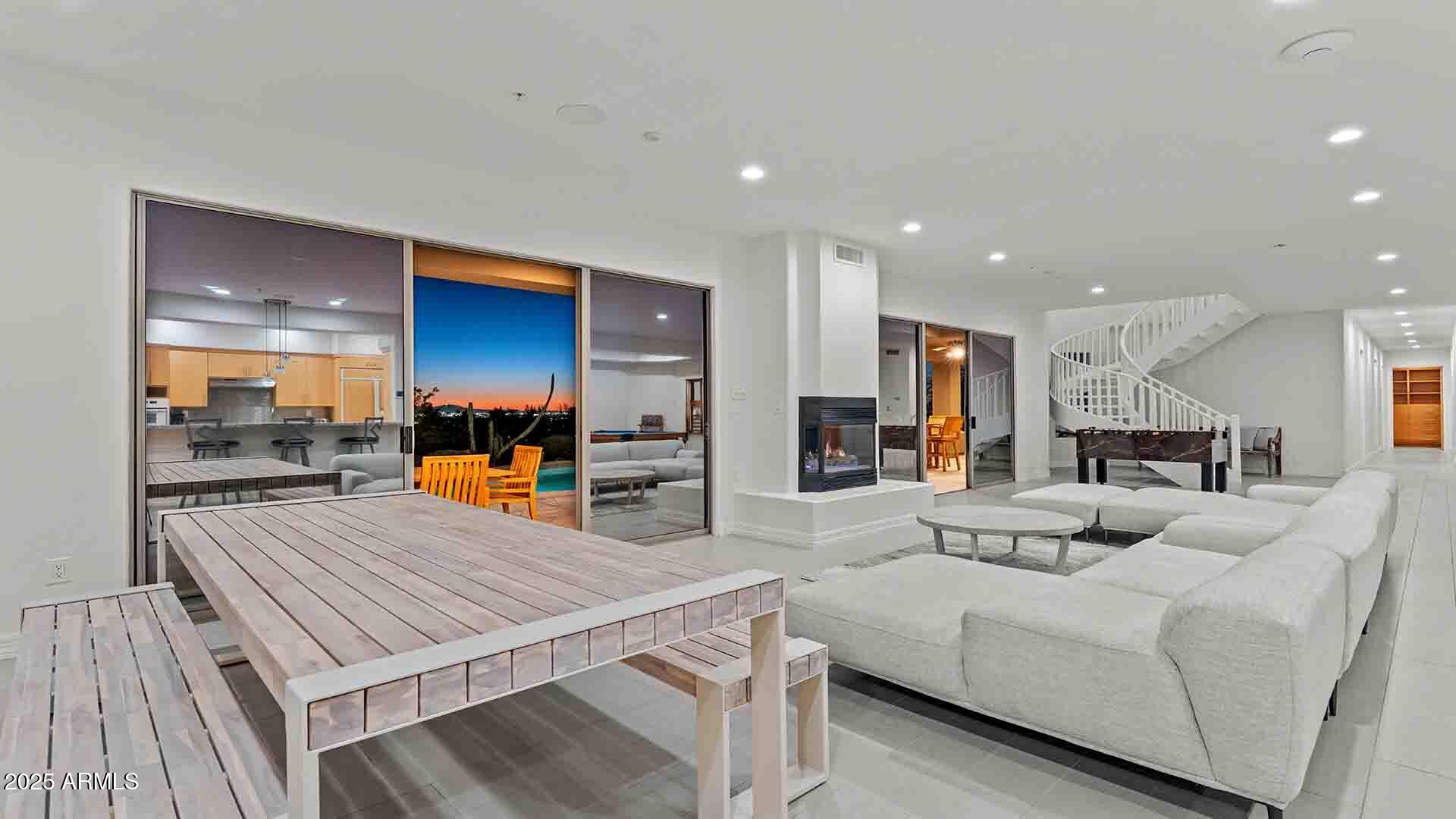 5316 E VALLE VISTA Road