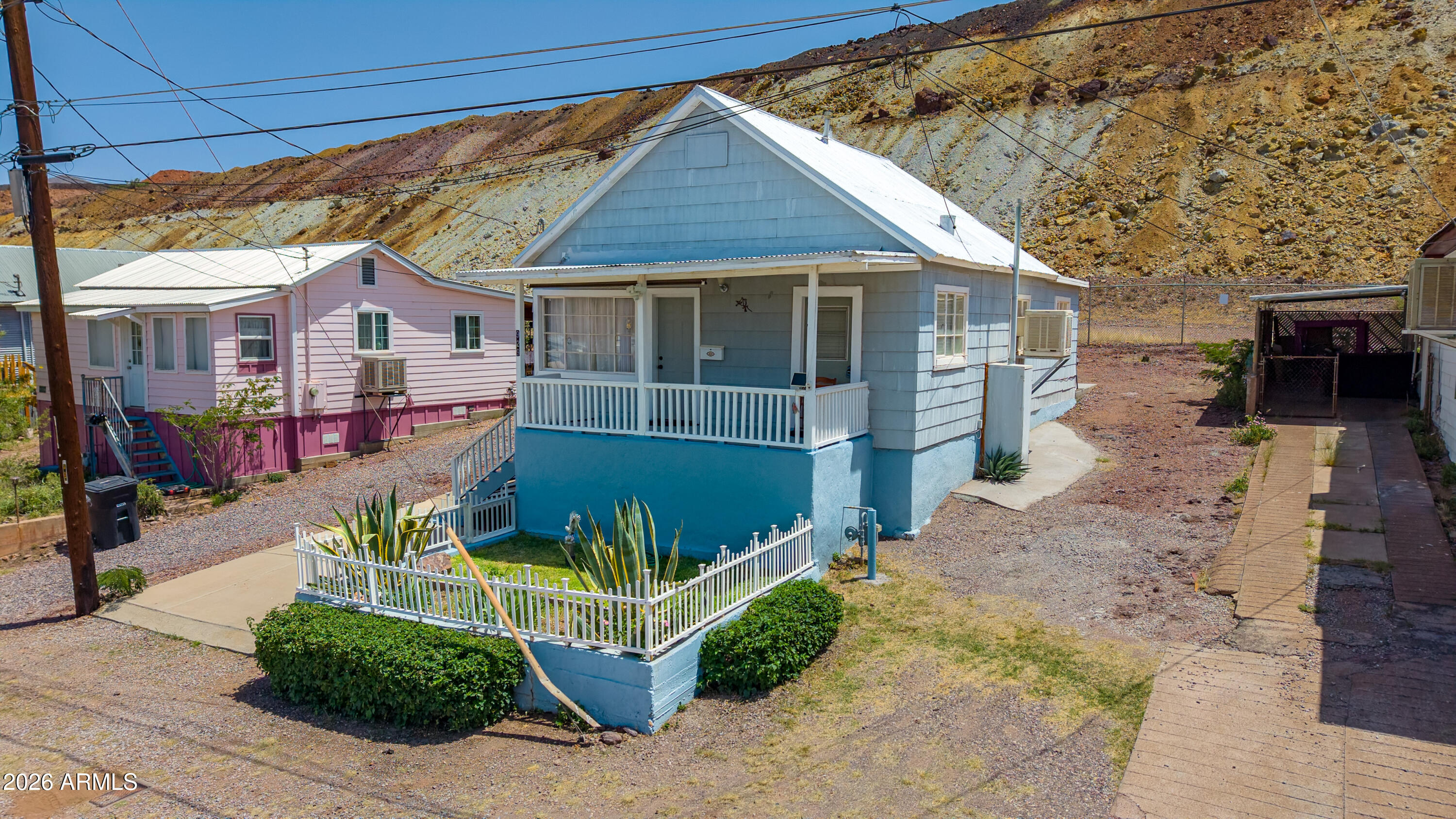929 AMERICAN Avenue
