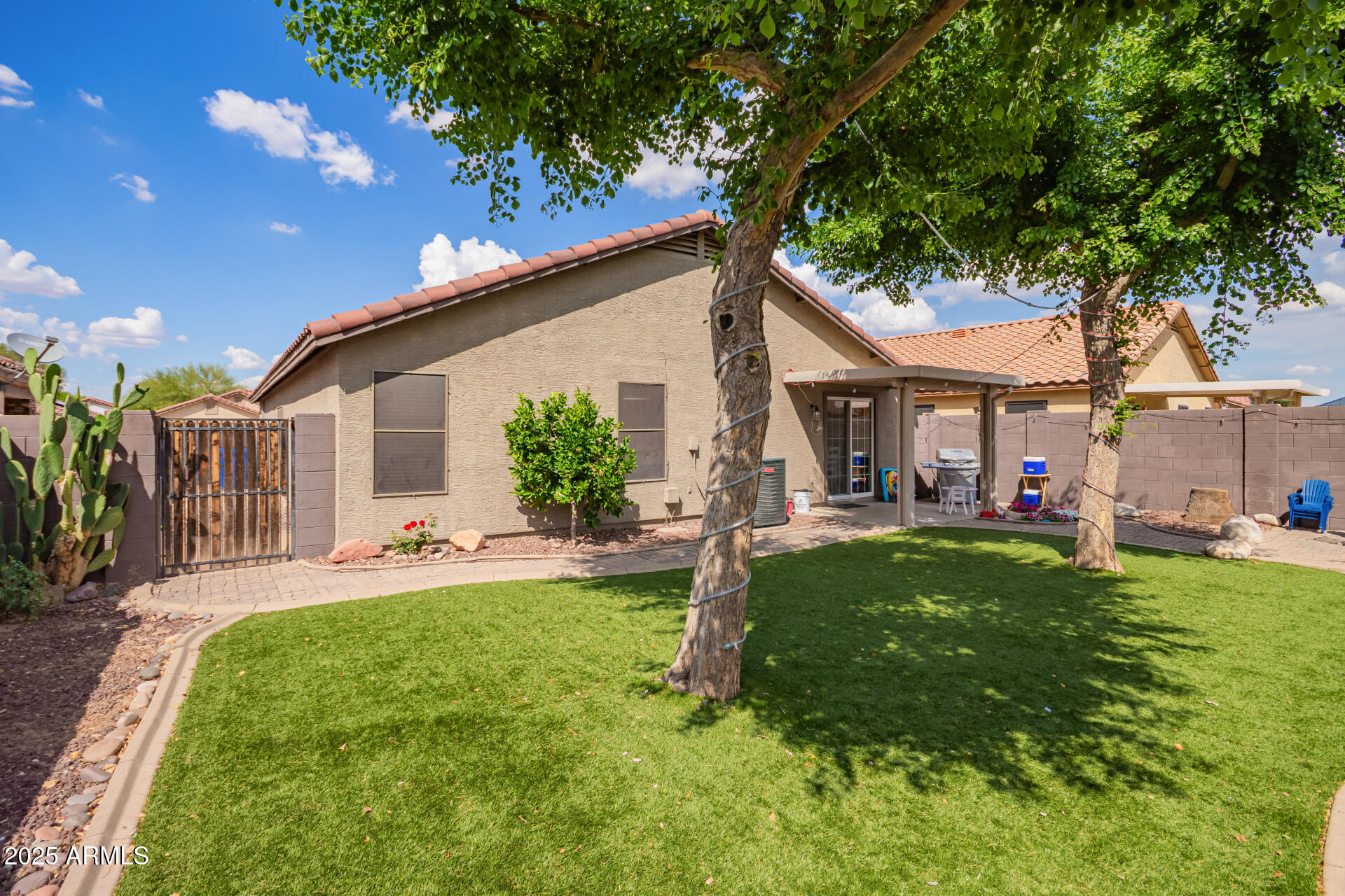 15633 W ACAPULCO Lane