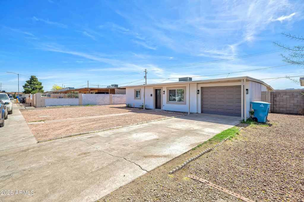 Photo of 1547 W Cocopah Street, Phoenix, AZ 85007 (MLS # 6999593)