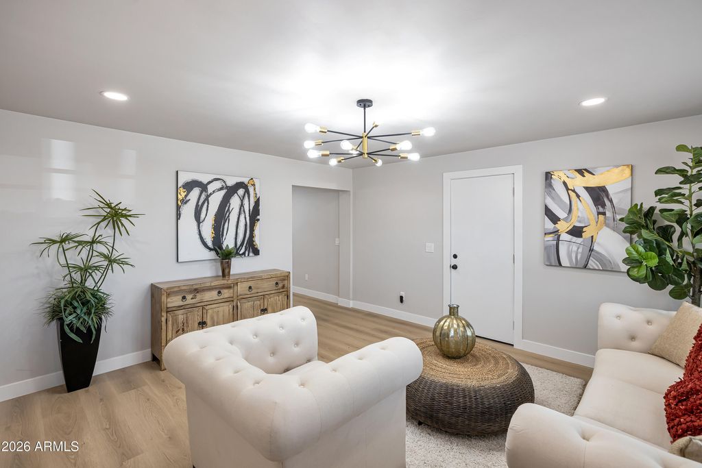 Photo of 1547 W Cocopah Street, Phoenix, AZ 85007 (MLS # 6999593)