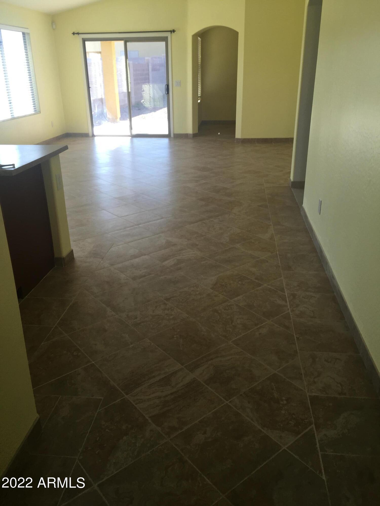 249 S 14th Circle