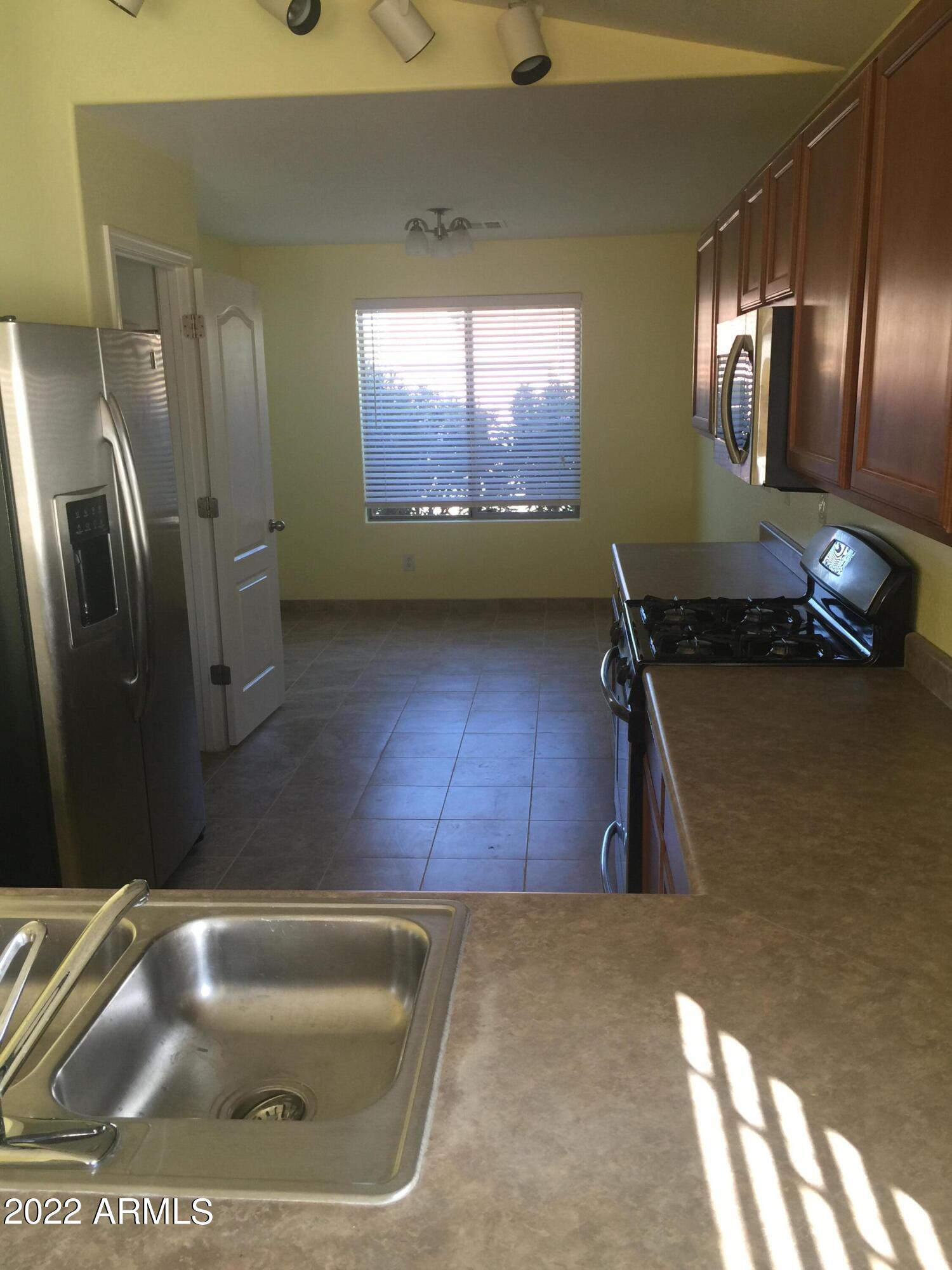 249 S 14th Circle