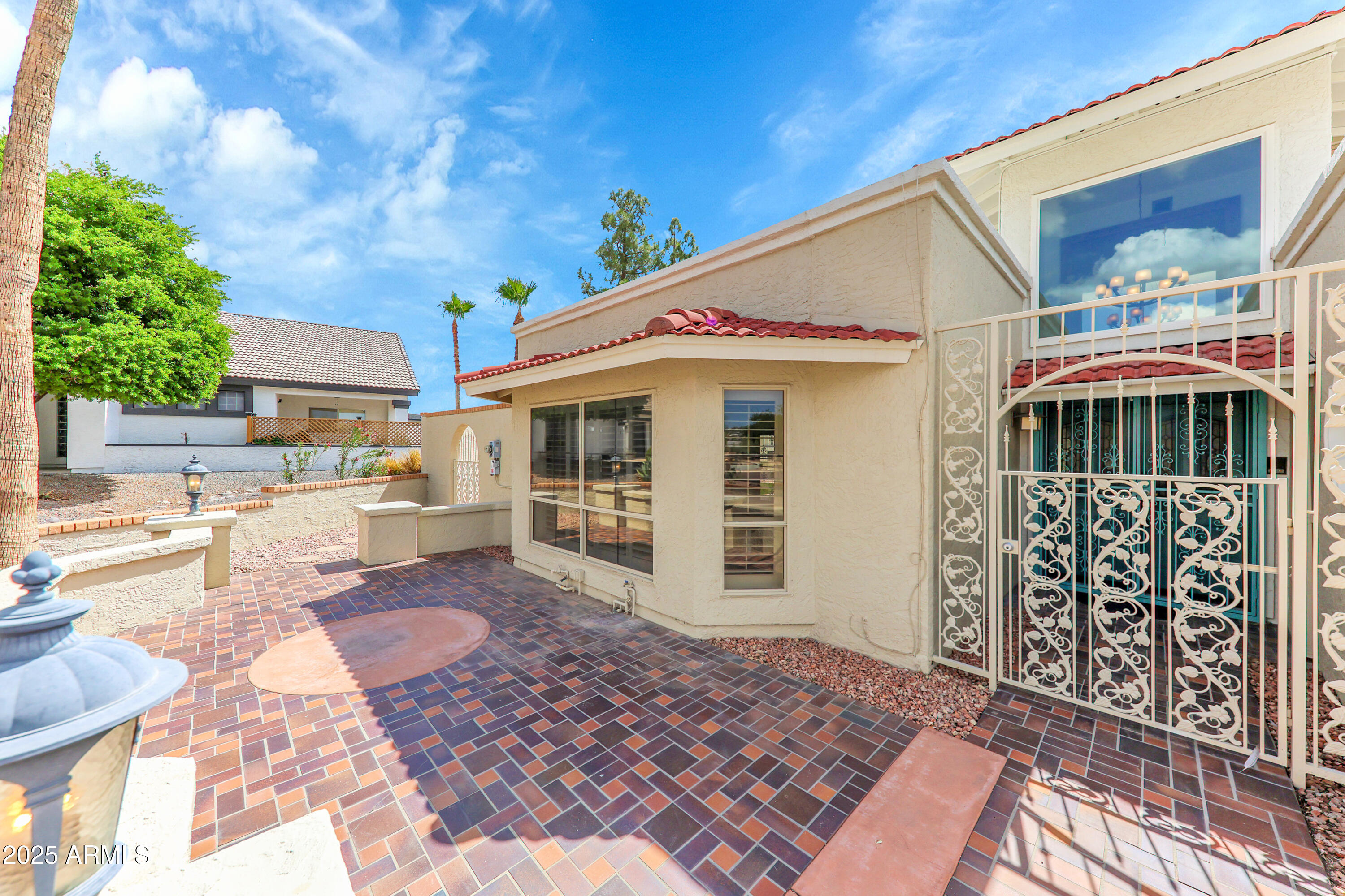 2237 E CAPTAIN DREYFUS Avenue