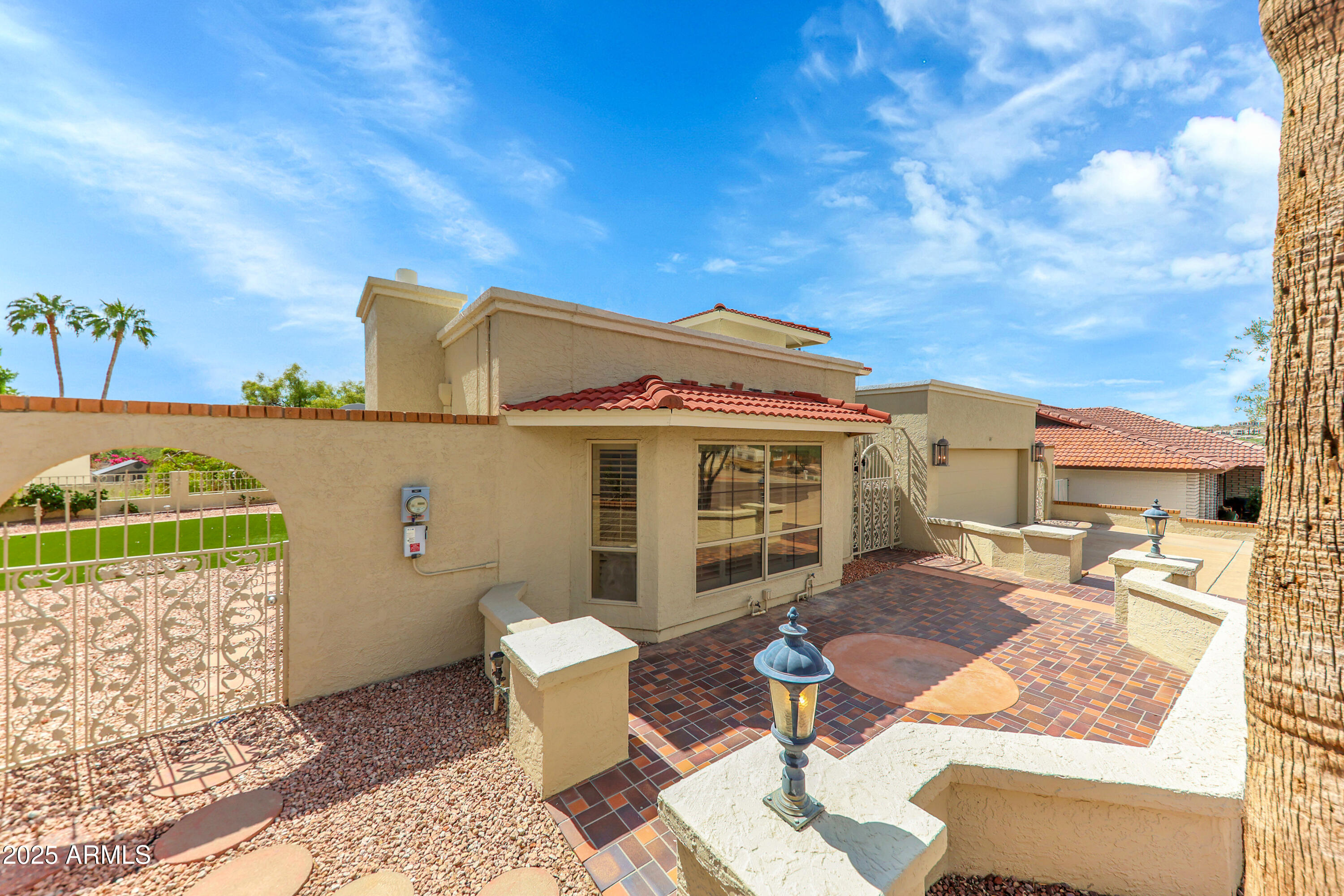 2237 E CAPTAIN DREYFUS Avenue