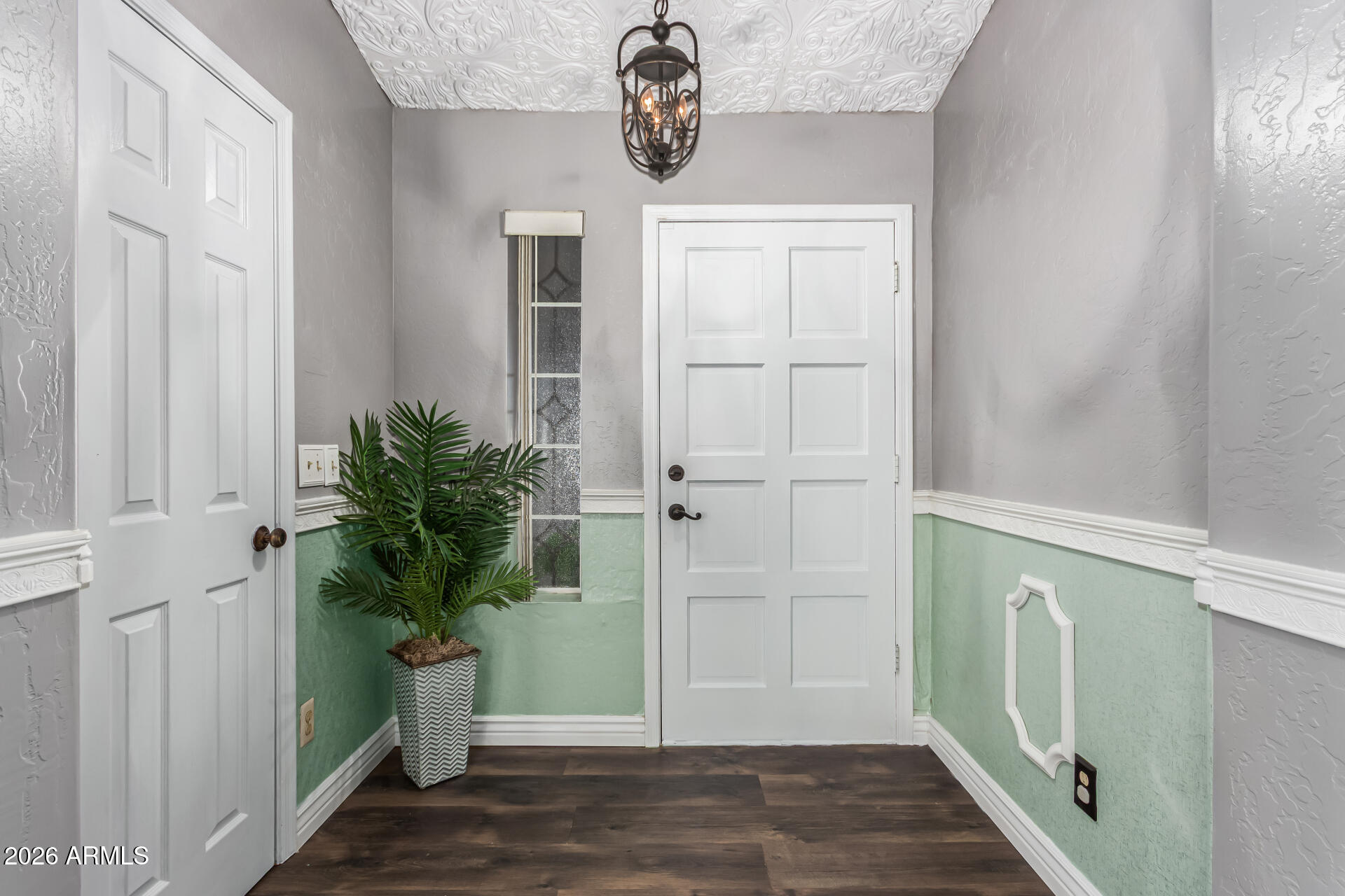 5703 E GREENWAY Street