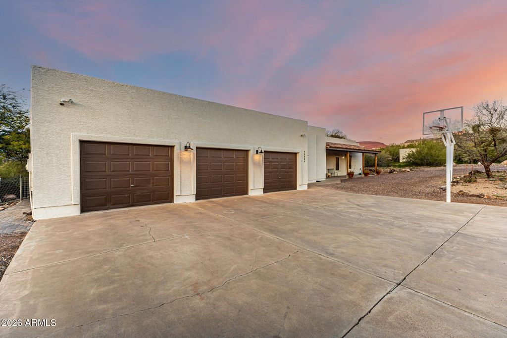 Photo of 45330 N 14th Street, New River, AZ 85087 (MLS # 6987168)
