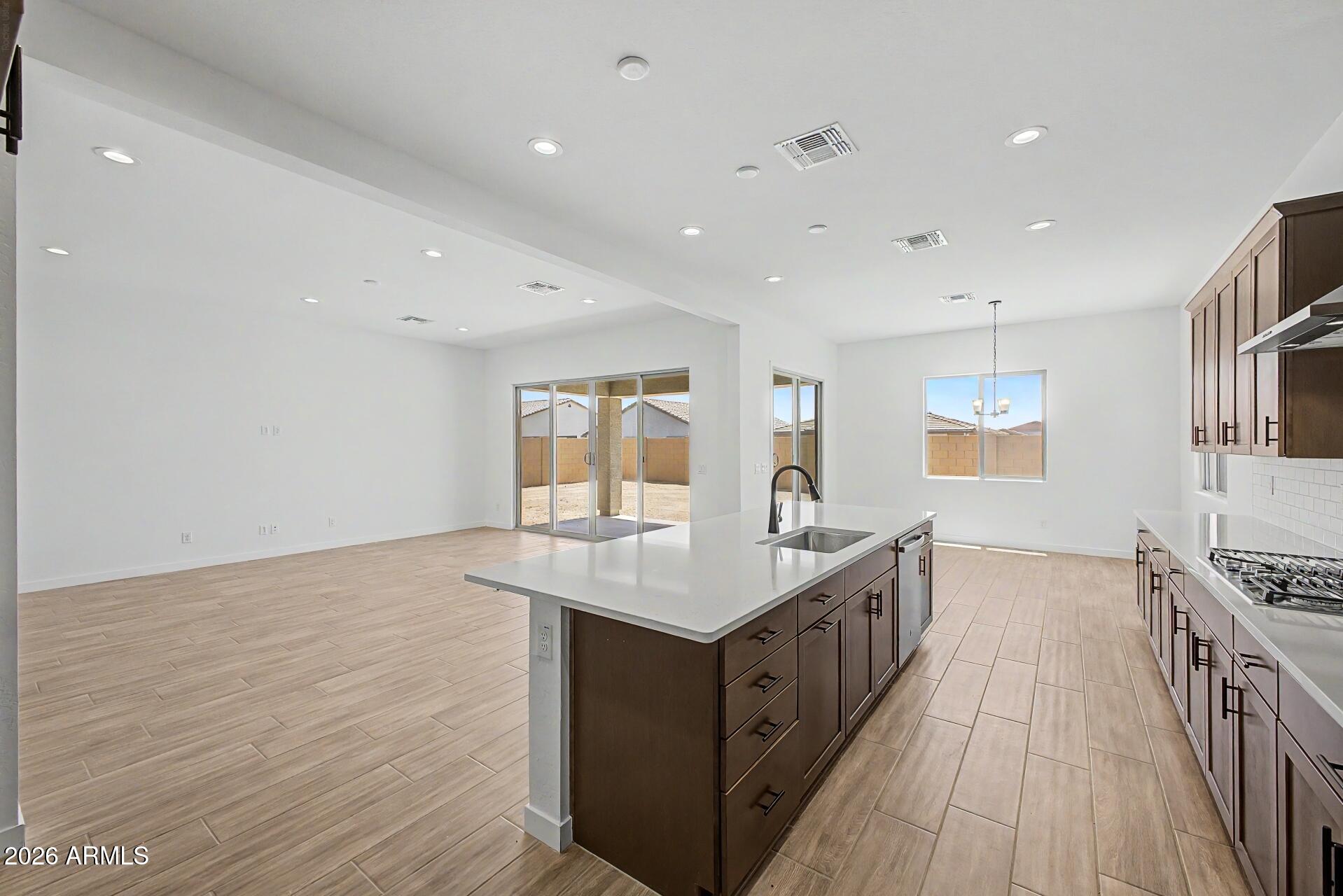 15799 W DESERT HOLLOW Drive