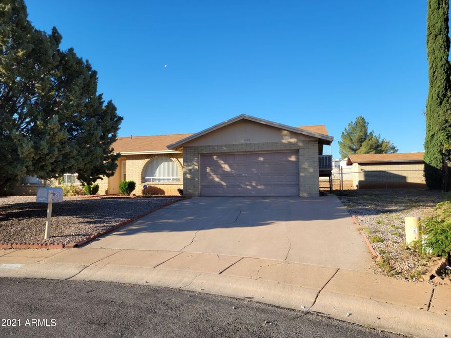 This cute home is just waiting for new owners! The home has a very popular floor plan with a formal living and dining room as well as a faily room with a gas fireplace. You will love the central a/c during out warm summer months. The 2 car garage also has its own evap cooling too. The back yard is HUGE!!!!! There is a block shed out back as well as plent of room to park your RV. All this and a culdesac location, you cant ask for more at this price!Call me to see this tome today, before it is gone!!!