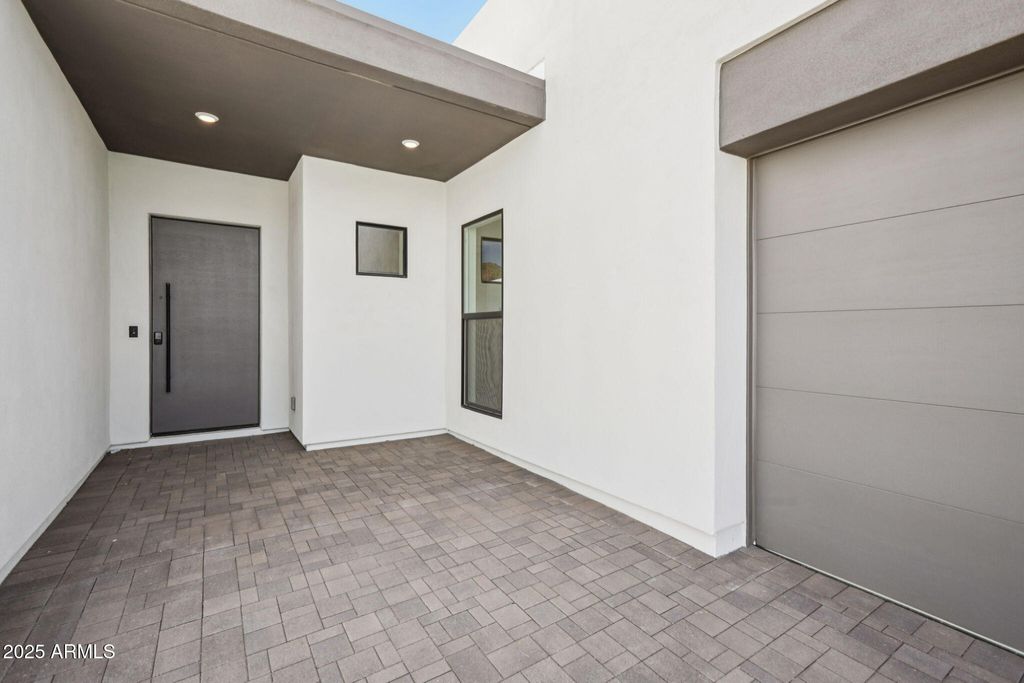 Photo of 7419 W Oberlin Way, Peoria, AZ 85383 (MLS # 6917211)
