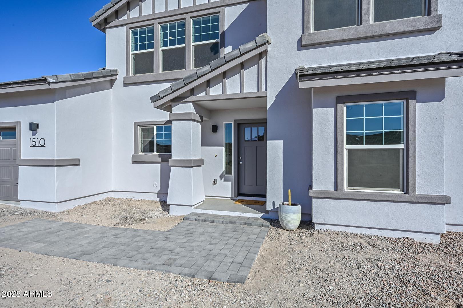 1510 E RED RANGE Way