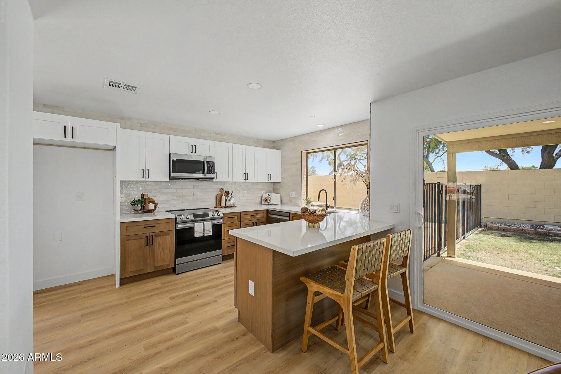 302 N 166TH Lane