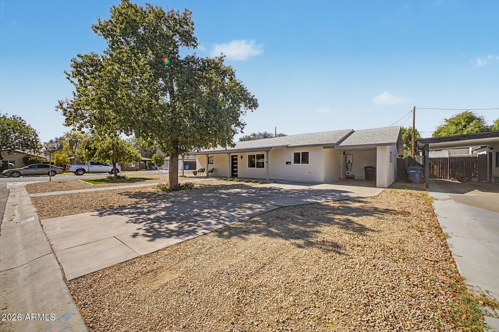 Photo of 928 E Georgia Avenue, Phoenix, AZ 85014 (MLS # 7029619)