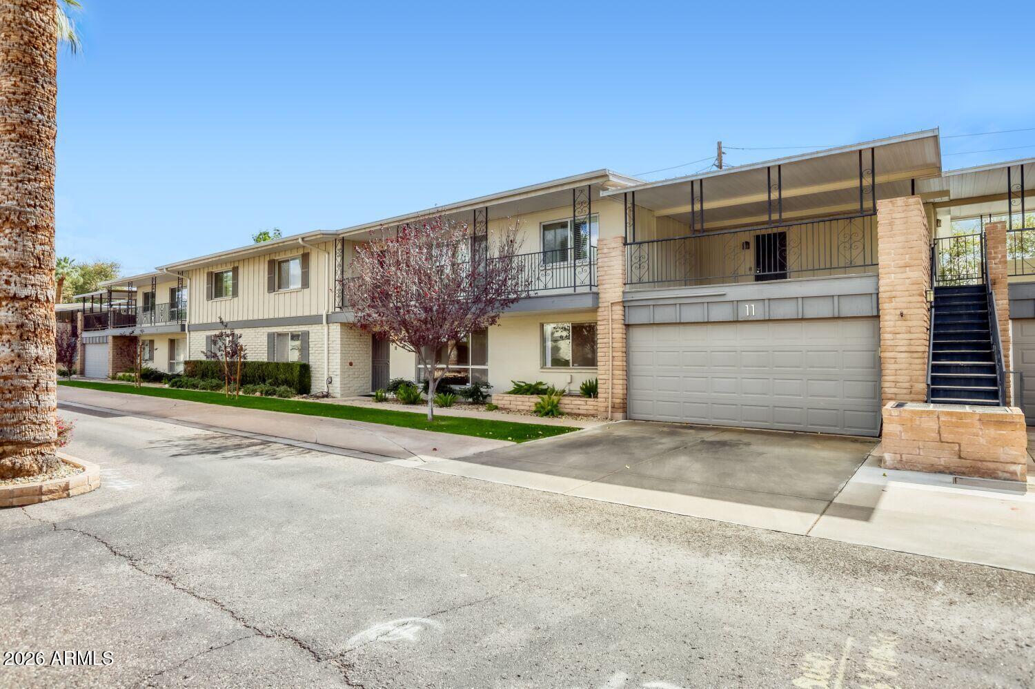 6125 N CENTRAL Avenue 11