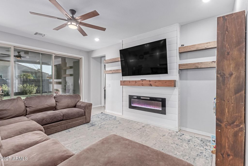 Photo of 4211 E Caitlin Drive, San Tan Valley, AZ 85140 (MLS # 6959037)