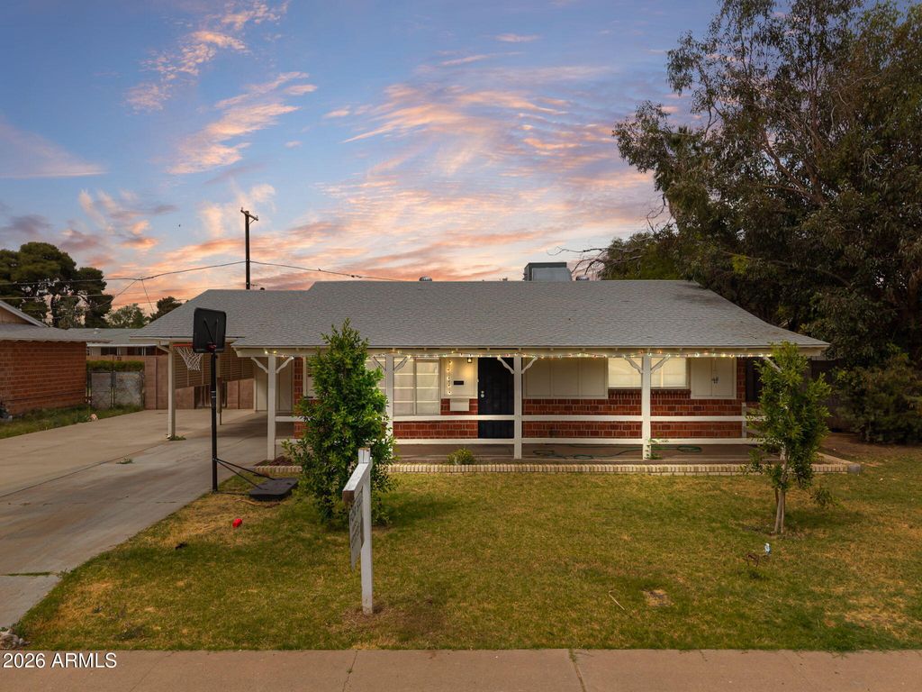 Photo of 3922 W Sierra Vista Drive, Phoenix, AZ 85019 (MLS # 7016134)