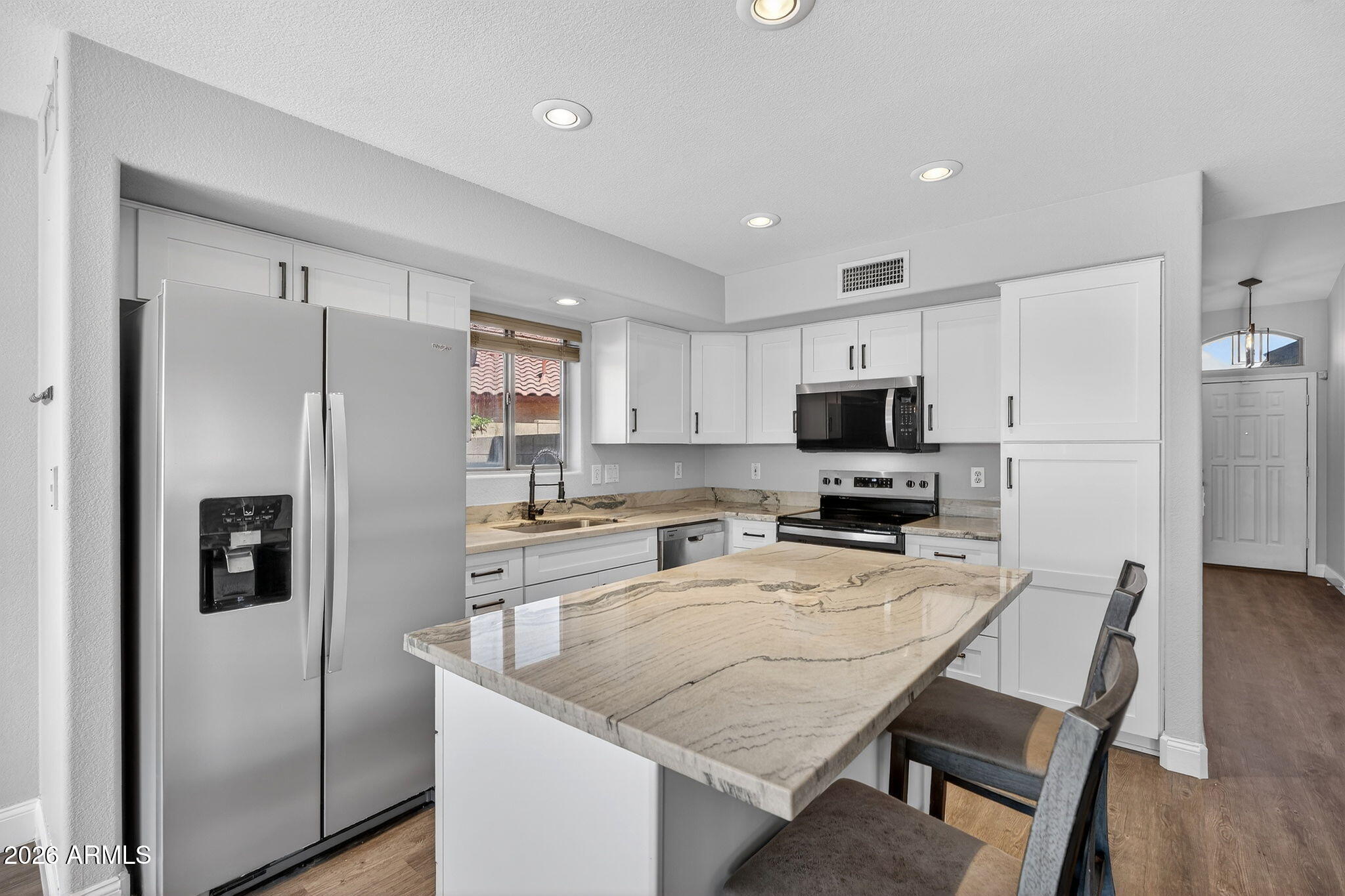 2208 S PEPPERTREE Court